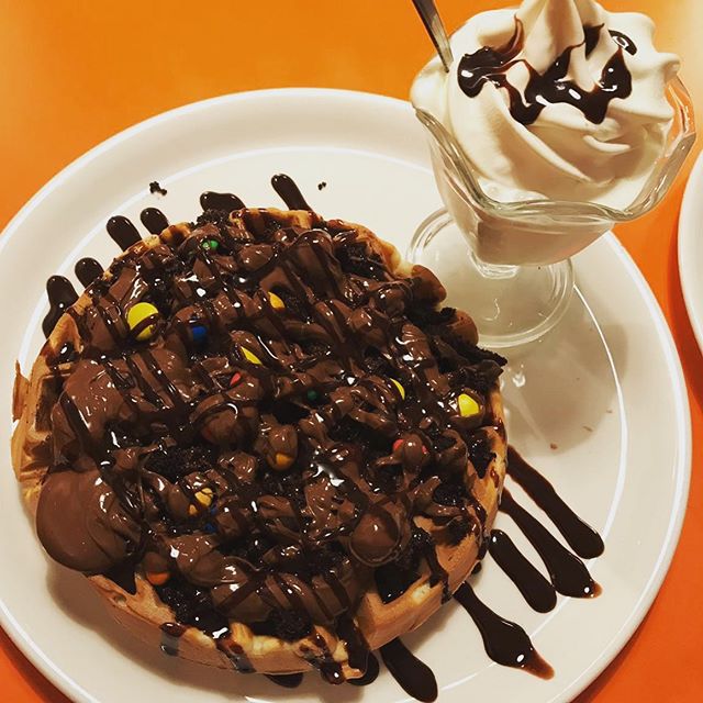Deliciously tasty in every way 😍
#wafflelife #desserts #foodies #summer #fun