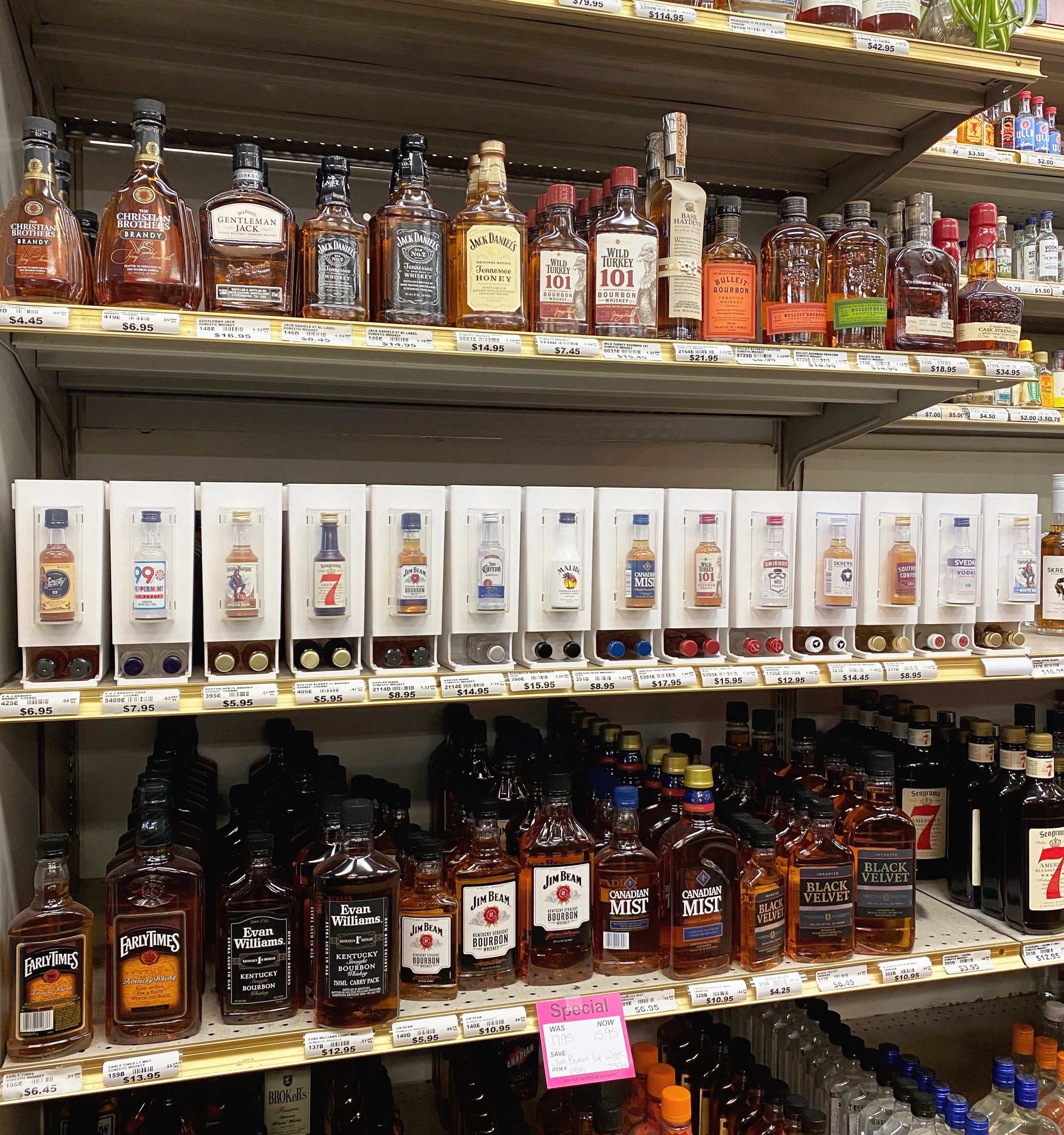 Commercial retail display for 50mL mini liquor bottle