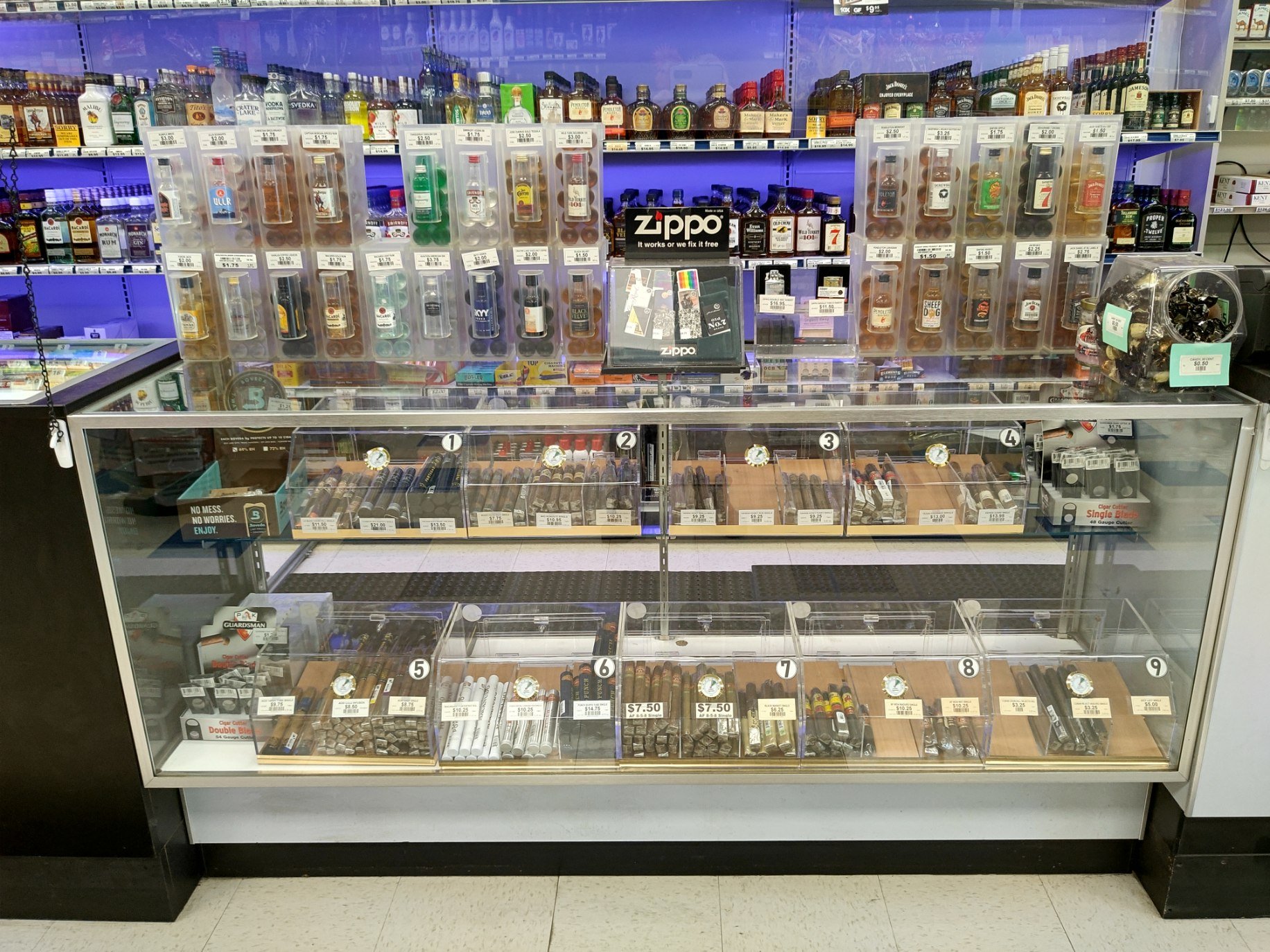  Commercial retail display for 50mL mini liquor bottle