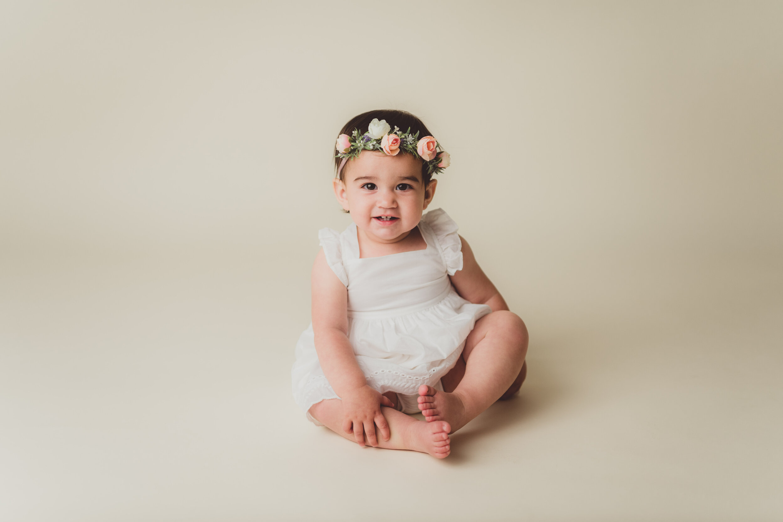 Photography studio in Lafayette Indiana serving West Lafayette and Indianapolis areas for boutique baby and newborn photography milestone photos.