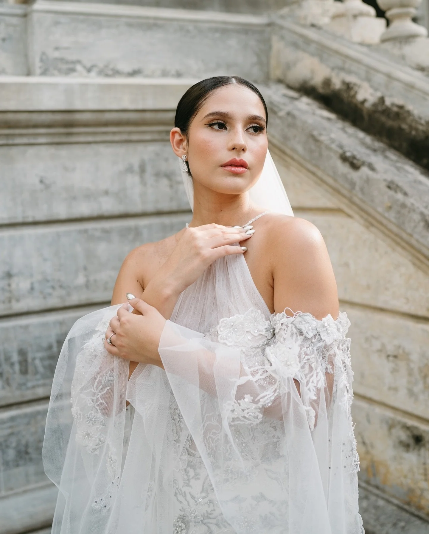 Here are a couple of photos I took of the beautiful mansion in Merida, Yucatan, during the workshop session with @fabriziosimoneen , an unparalleled experience.
Always happy to learn from such talented colleagues. 

@diegoceronbridal 
@botanica.alfab