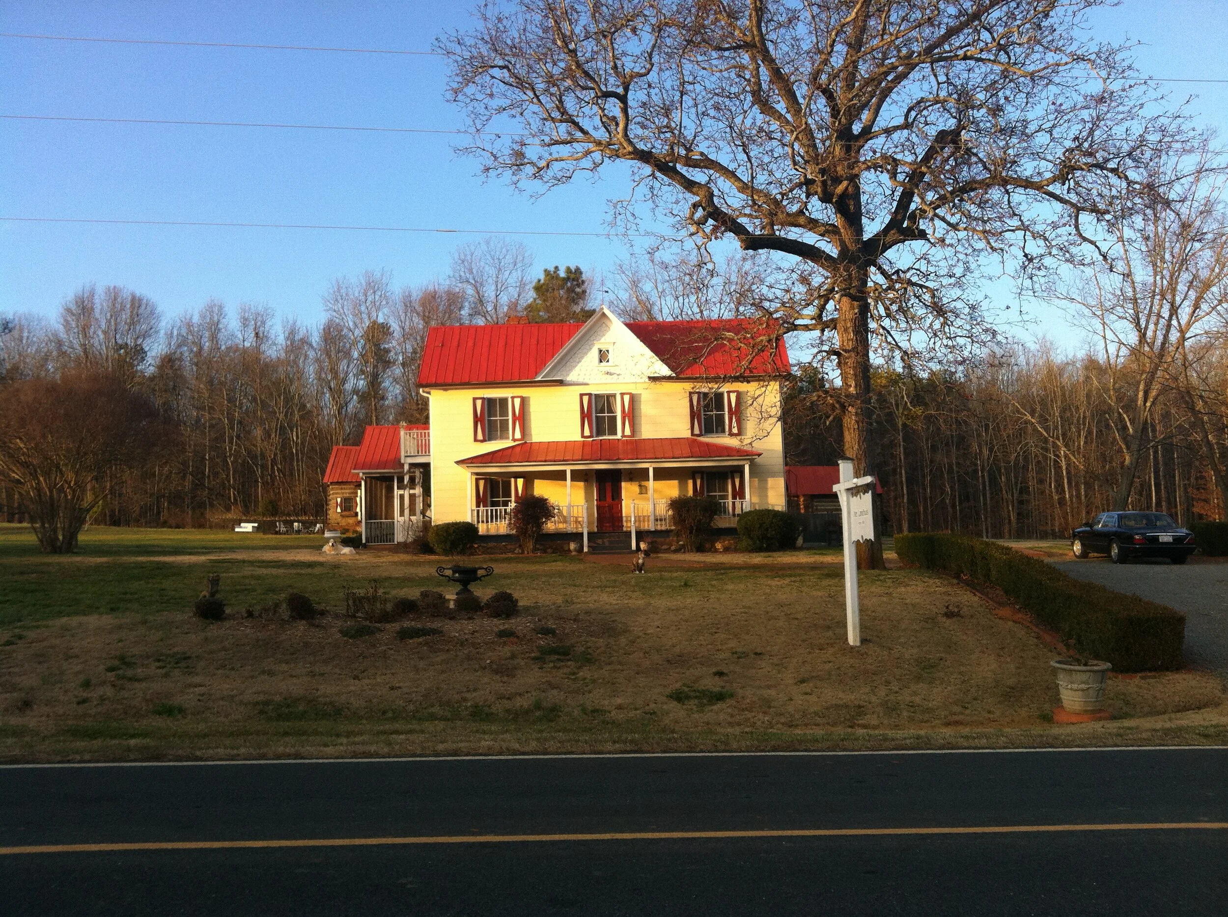 Main House pretty.JPG