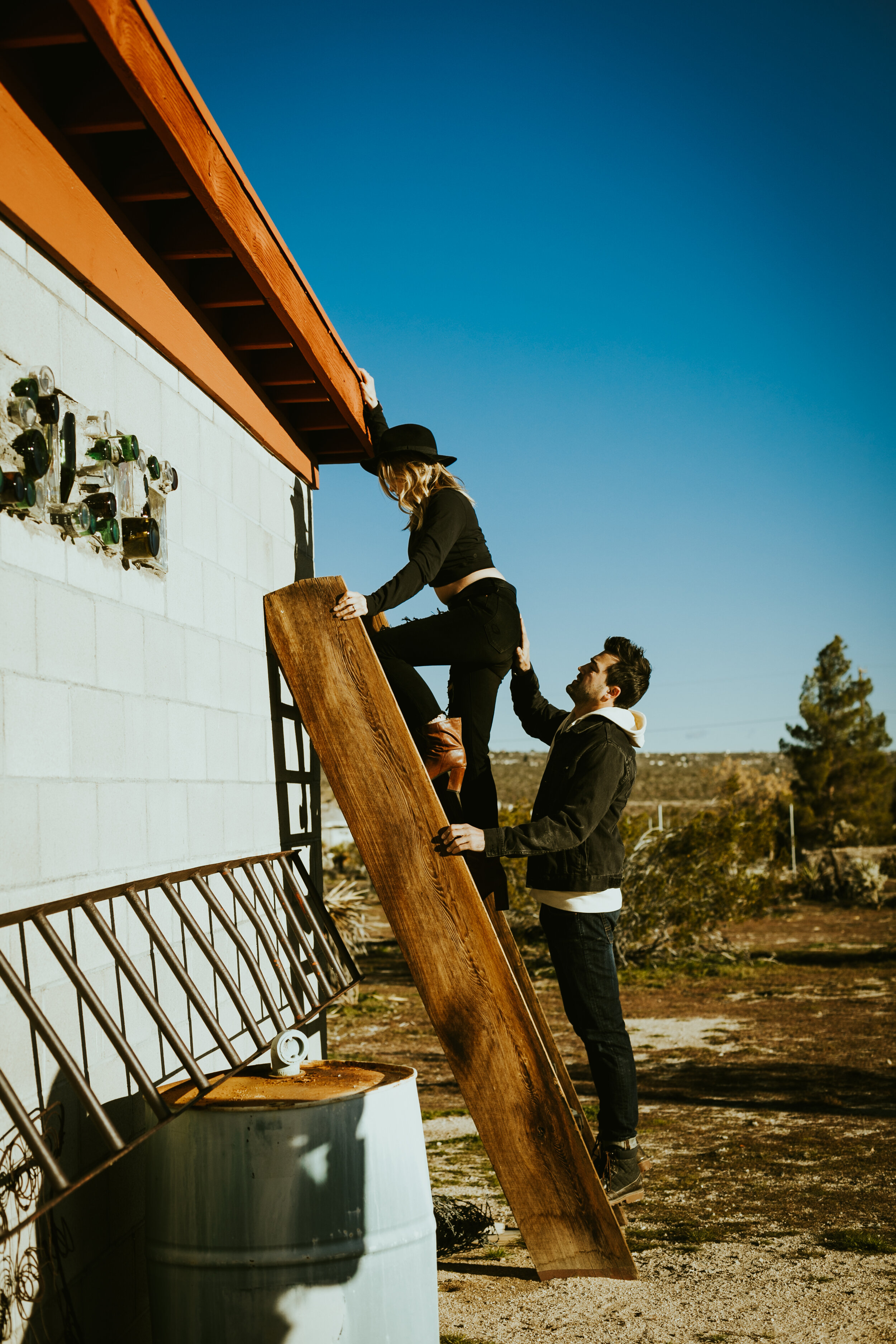 Joshua tree national park twentynine palms california engagement photos couple photo session engagement photoshoot engagement outfit inspo desert couple photos couple pose ideas-11.jpg