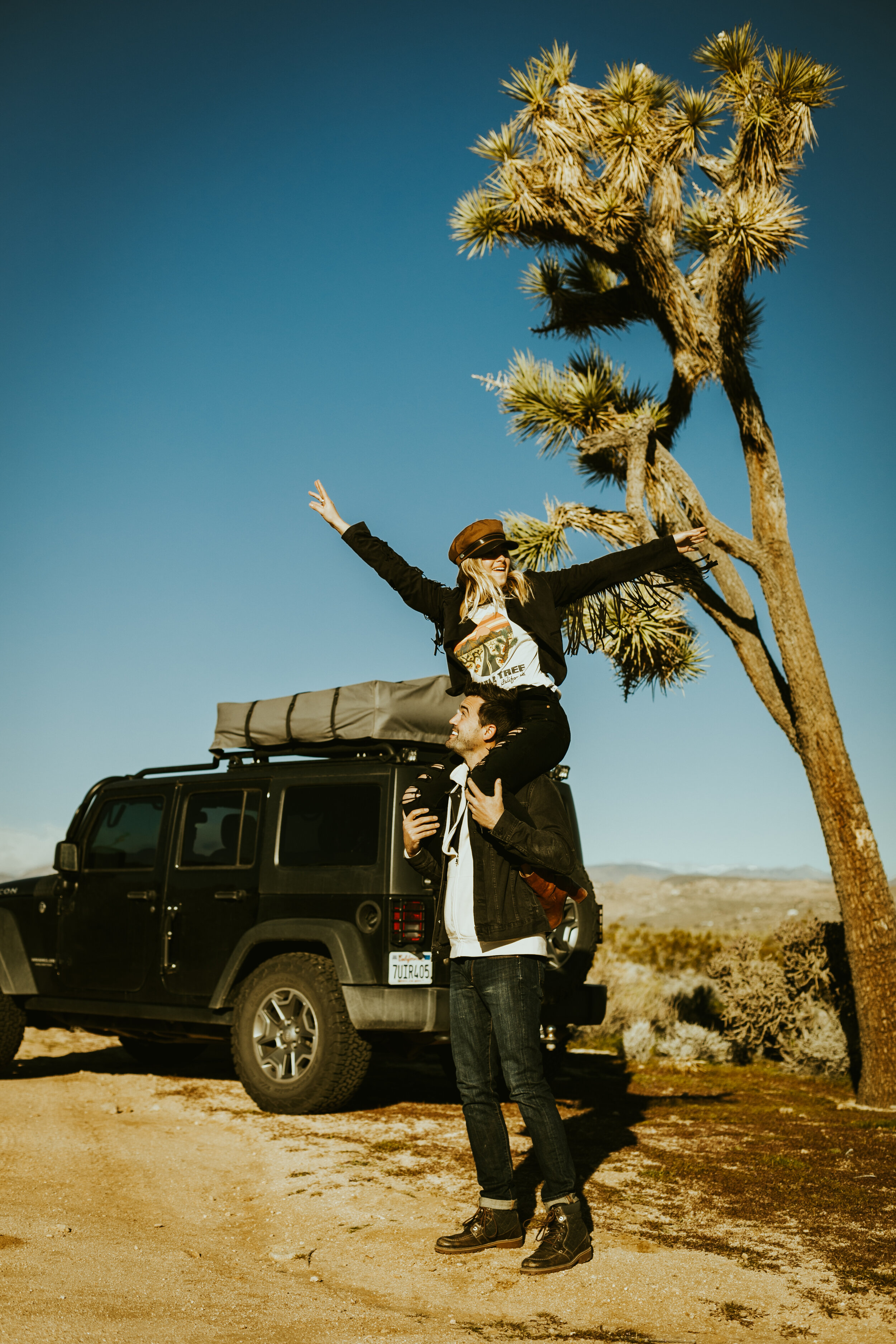 Joshua tree national park twentynine palms california engagement photos couple photo session engagement photoshoot engagement outfit inspo desert couple photos couple pose ideas-15.jpg