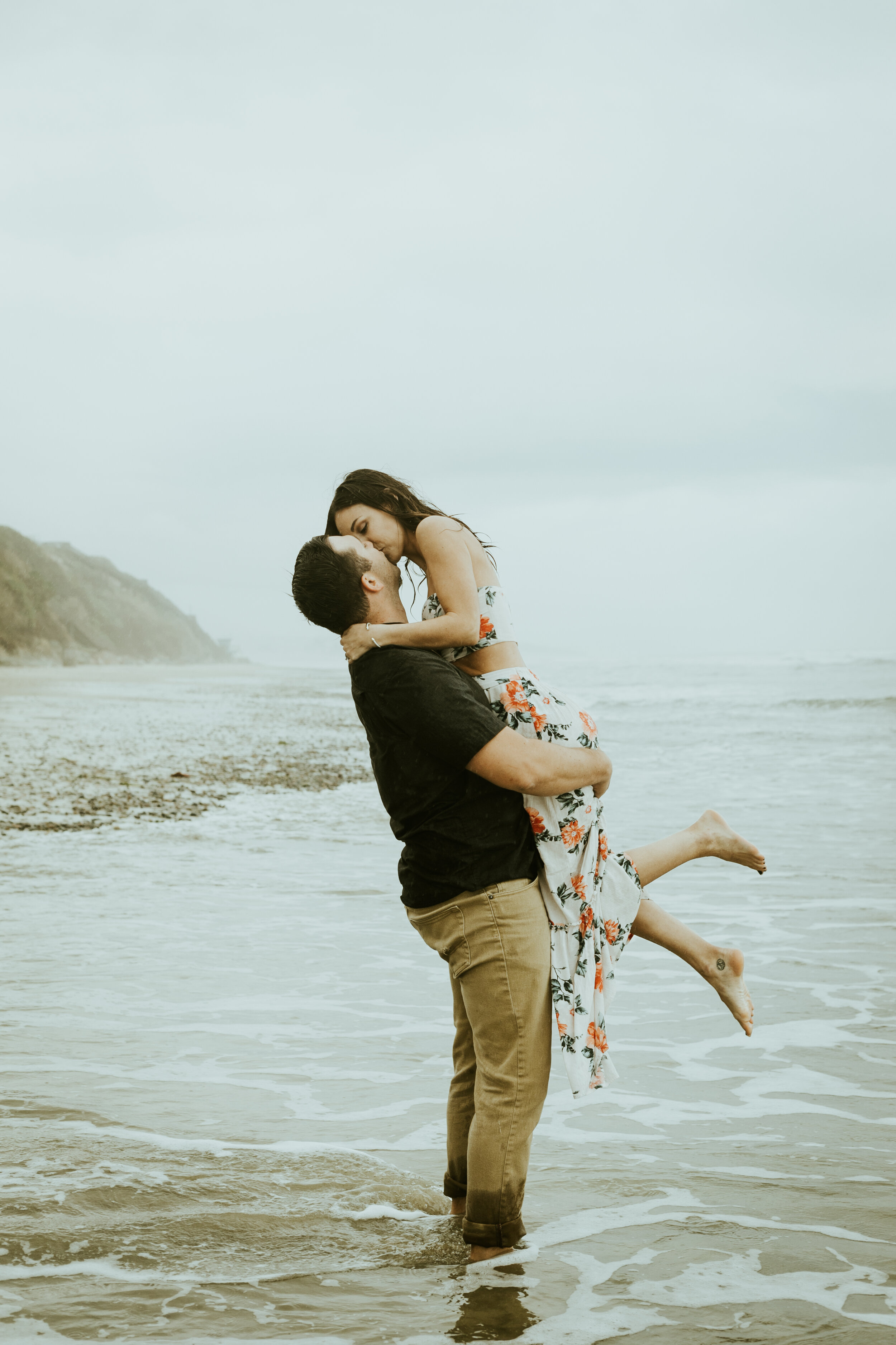 carlsbad california couple photos anniversary photo session beach outfit inspo beach engagement pose inspiration san diego california photographer-6.jpg