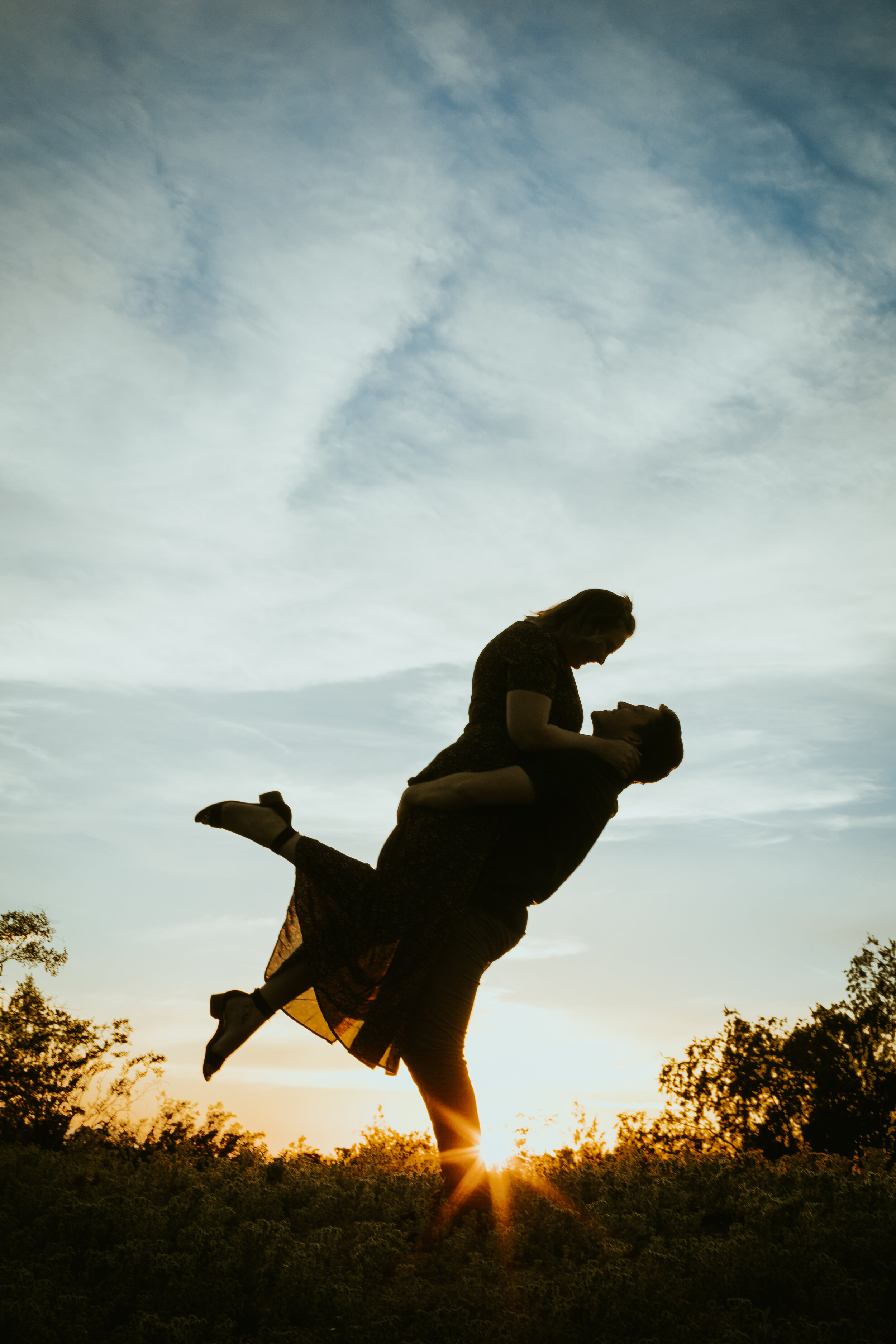 Papago Park Phoenix Arizona Couple Session Engagement photo outfit ideas couples posin inspo desert sunset shoot-38.jpg