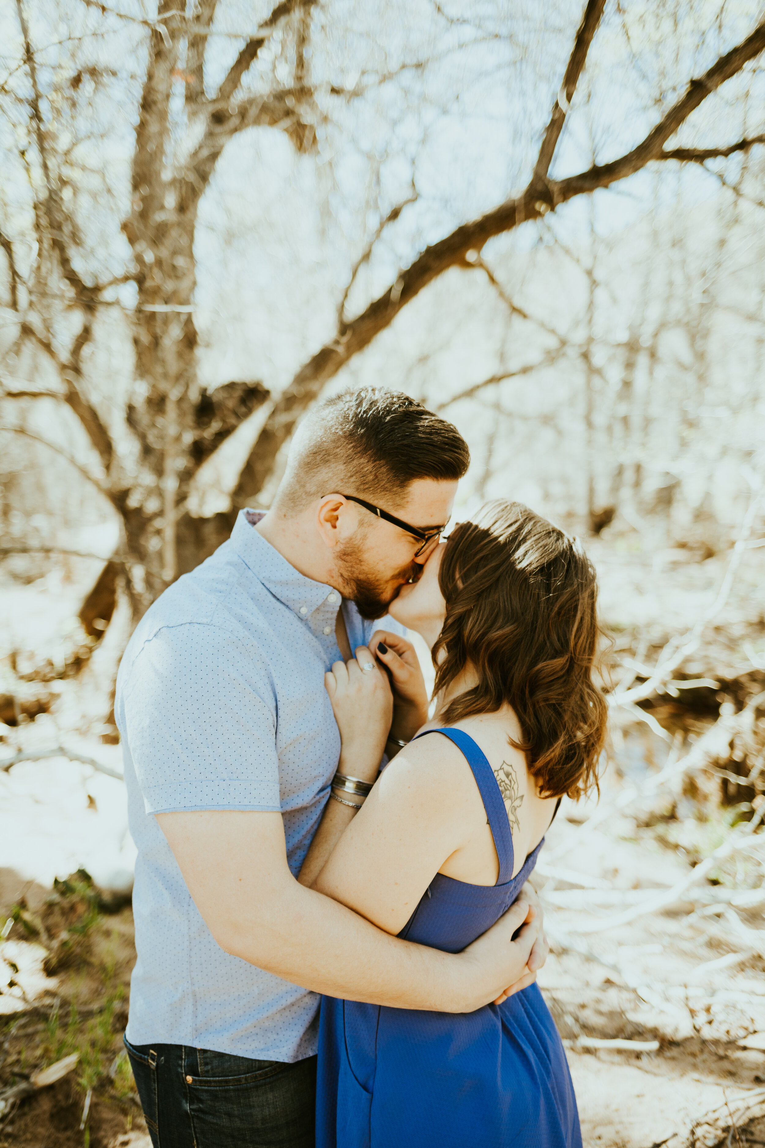 red rock crossing sedona arizona cathedral rock crescent moon ranch couple photos engagement photo outfit inspiration couple posing ideas midday photos-3.jpg