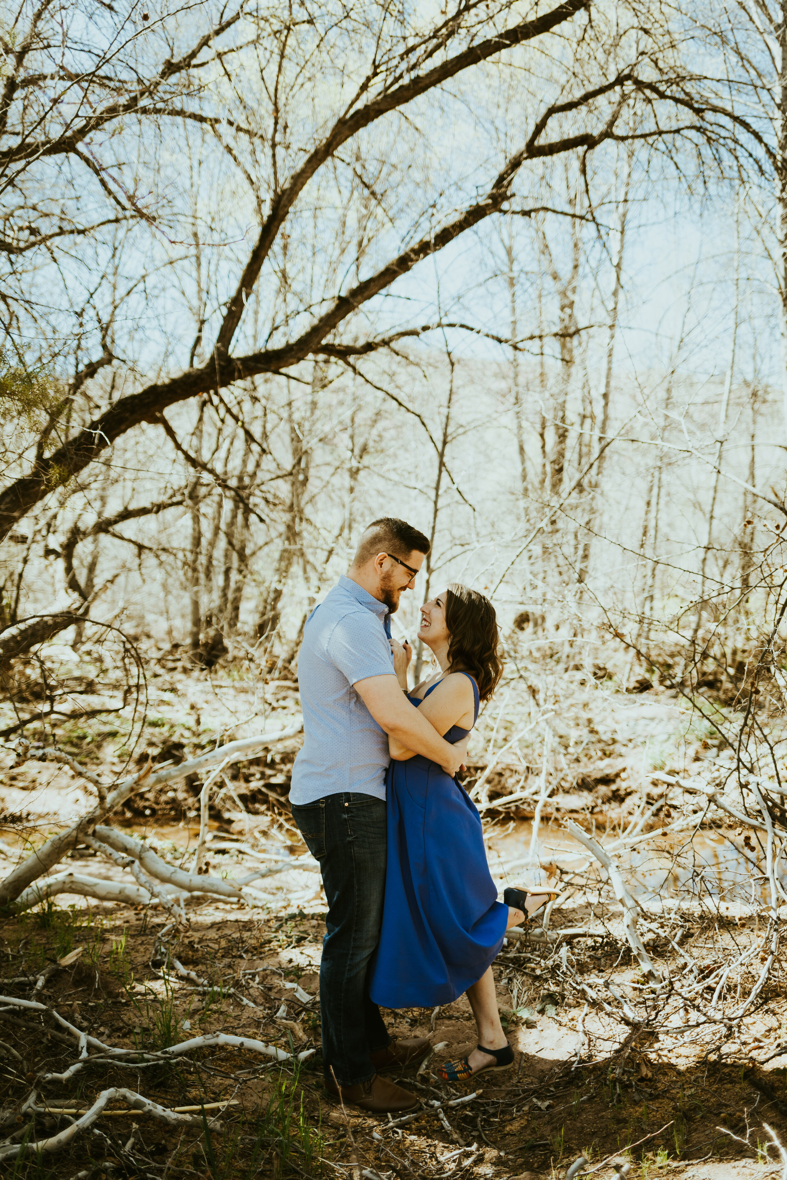 red rock crossing sedona arizona cathedral rock crescent moon ranch couple photos engagement photo outfit inspiration couple posing ideas midday photos-6.jpg