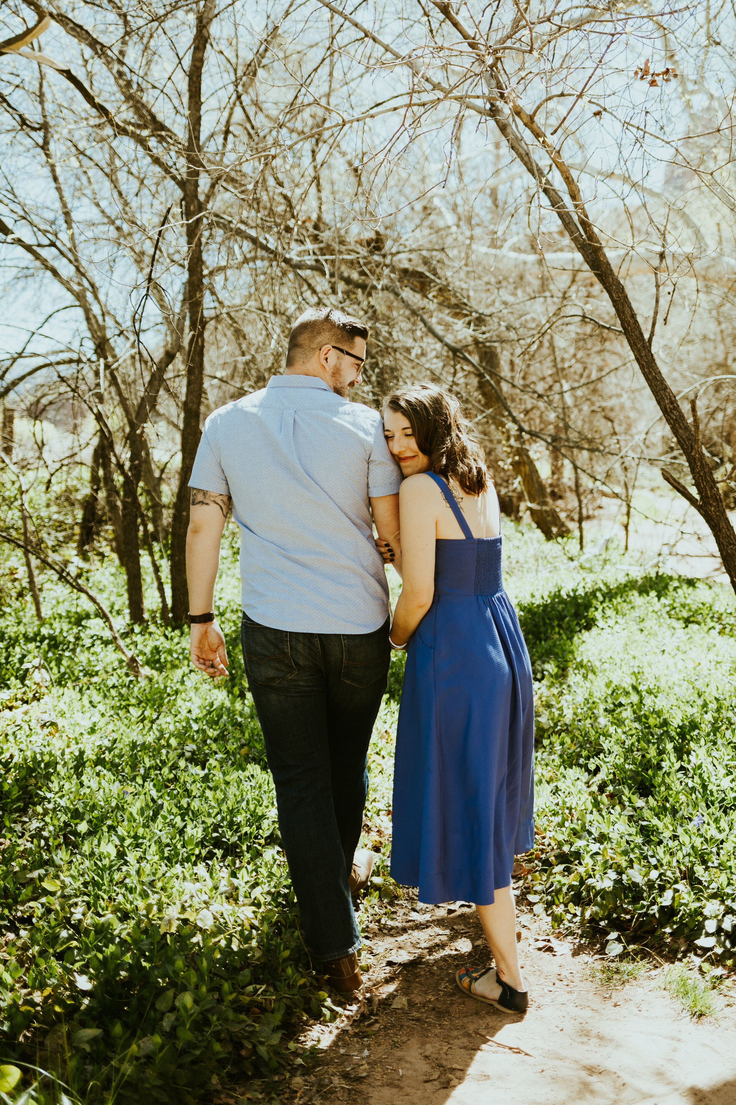 red rock crossing sedona arizona cathedral rock crescent moon ranch couple photos engagement photo outfit inspiration couple posing ideas midday photos-7.jpg