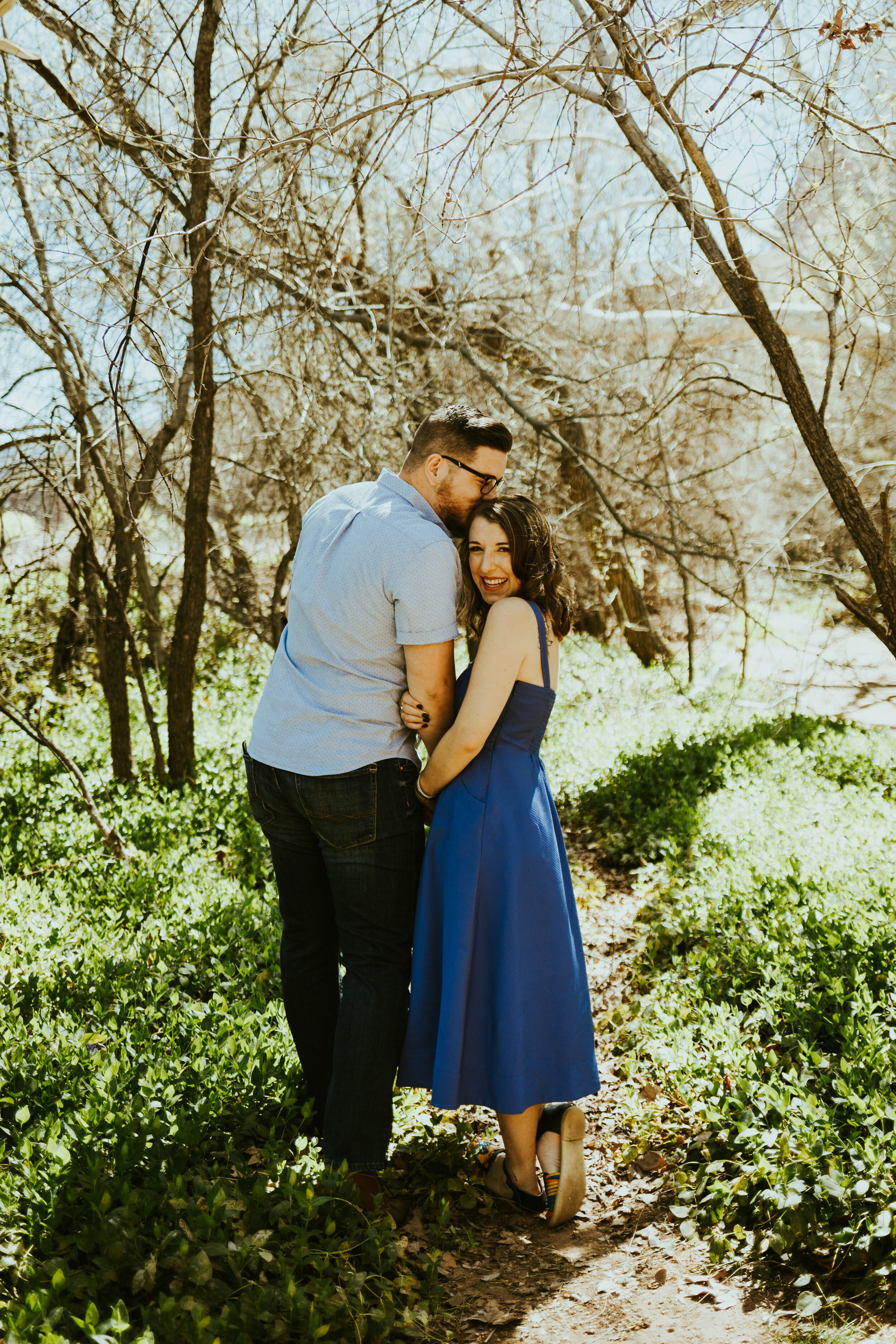 red rock crossing sedona arizona cathedral rock crescent moon ranch couple photos engagement photo outfit inspiration couple posing ideas midday photos-9.jpg