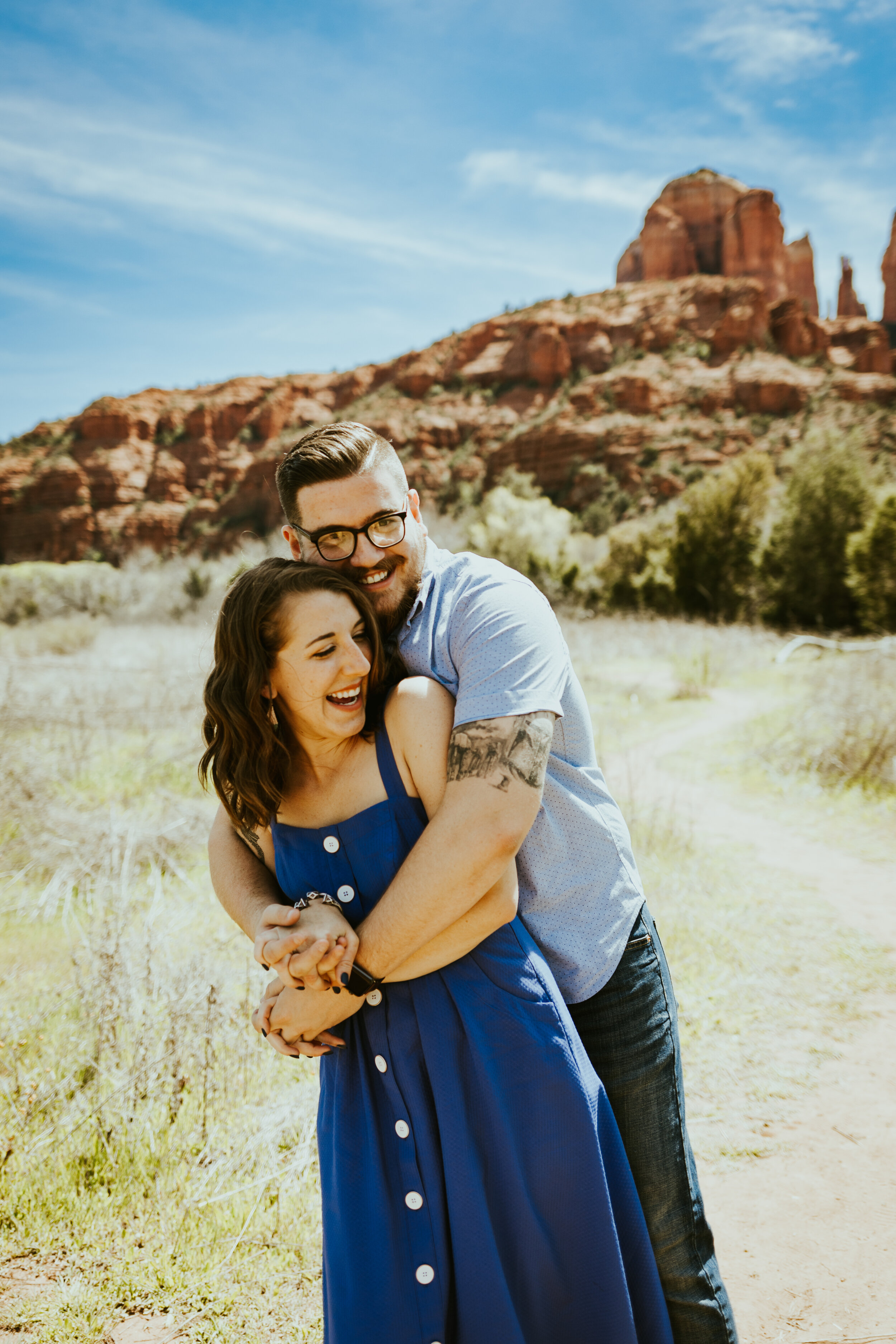 red rock crossing sedona arizona cathedral rock crescent moon ranch couple photos engagement photo outfit inspiration couple posing ideas midday photos-20.jpg