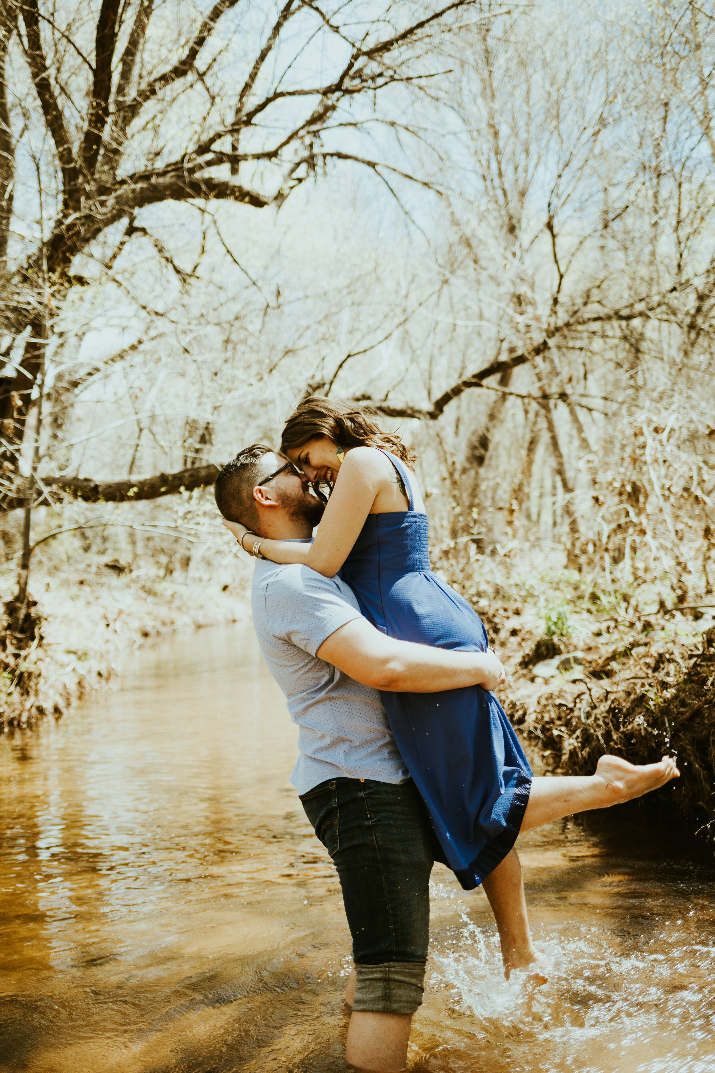 red rock crossing sedona arizona cathedral rock crescent moon ranch couple photos engagement photo outfit inspiration couple posing ideas midday photos-29.jpg