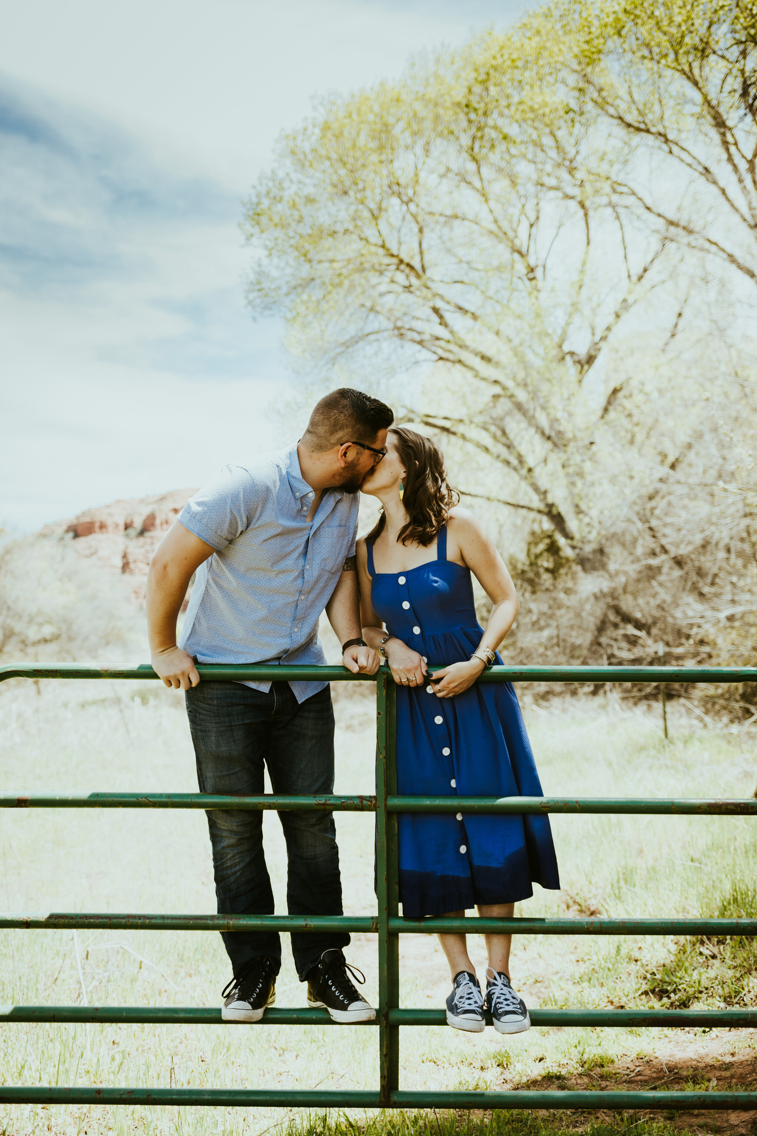 red rock crossing sedona arizona cathedral rock crescent moon ranch couple photos engagement photo outfit inspiration couple posing ideas midday photos-35.jpg