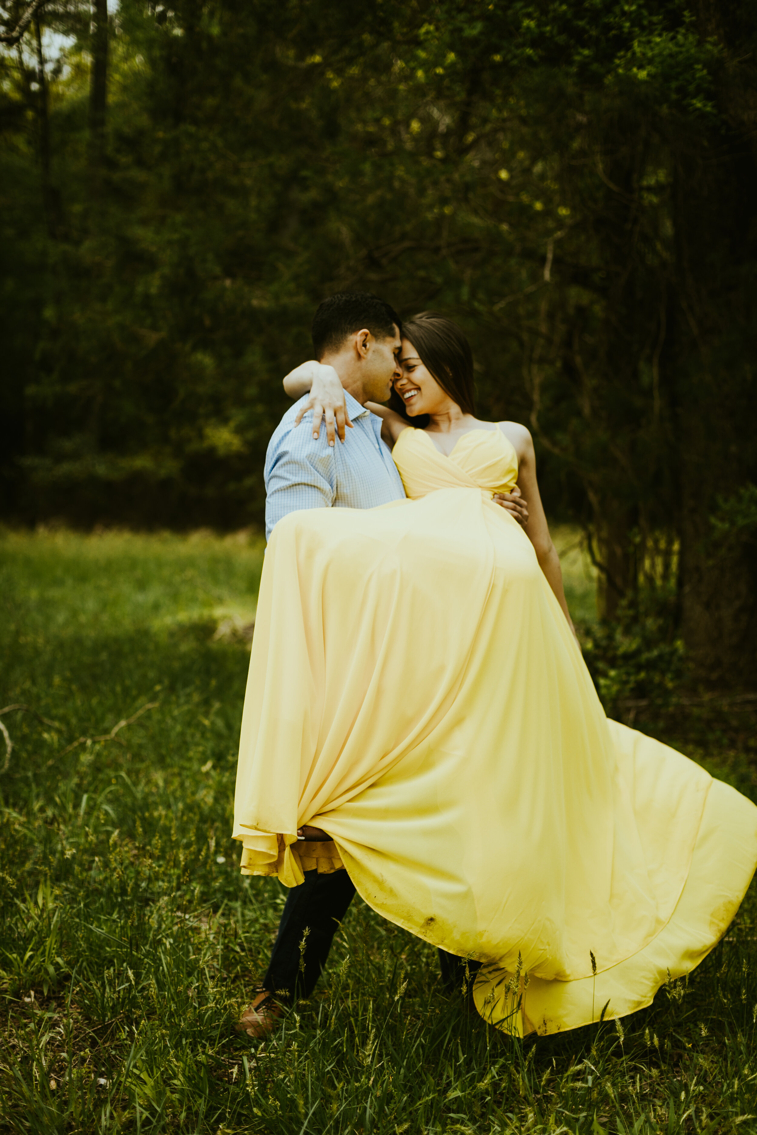 Chapel Hill North Carolina Engagement Photos Yellow formal dress couple outfit inspo spring couple photos posing inspiration-26.jpg