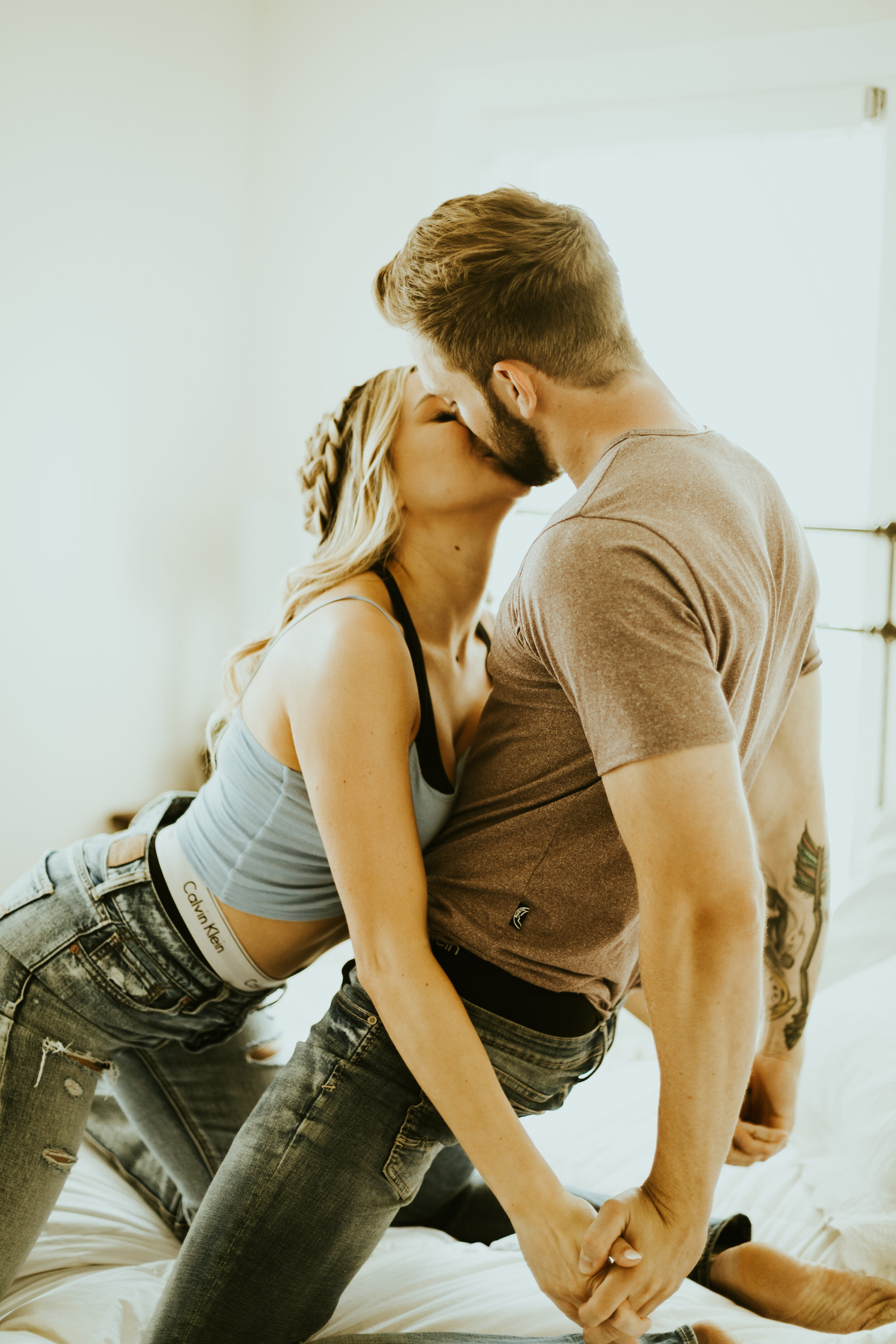 prescott arizona in home couple photo session in home engagement outfit ideas couples posing inspo intimate engagement photos-28.jpg