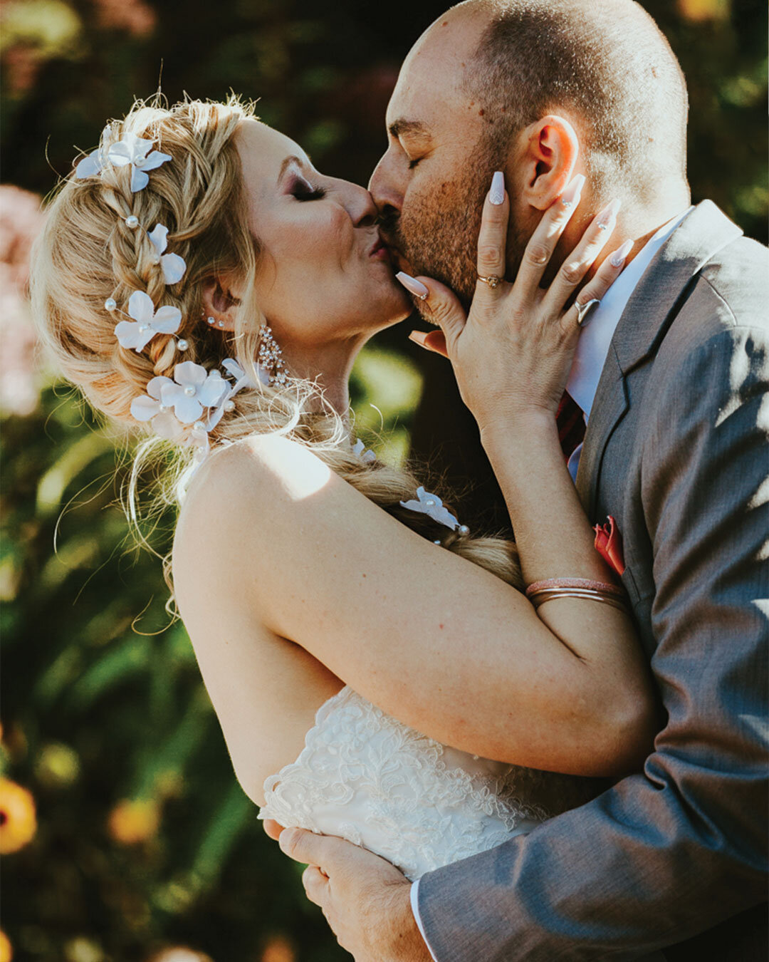 Happy anniversary to Jayme and Mike! I can't believe it's been a day since your colorful mountain wedding. I am so lucky to have been there with you two 💕 

*
*
*
*
*
#violasflowergarden #violasflagstaff #thegardensatviolas  #flagstaffweddingphotogr