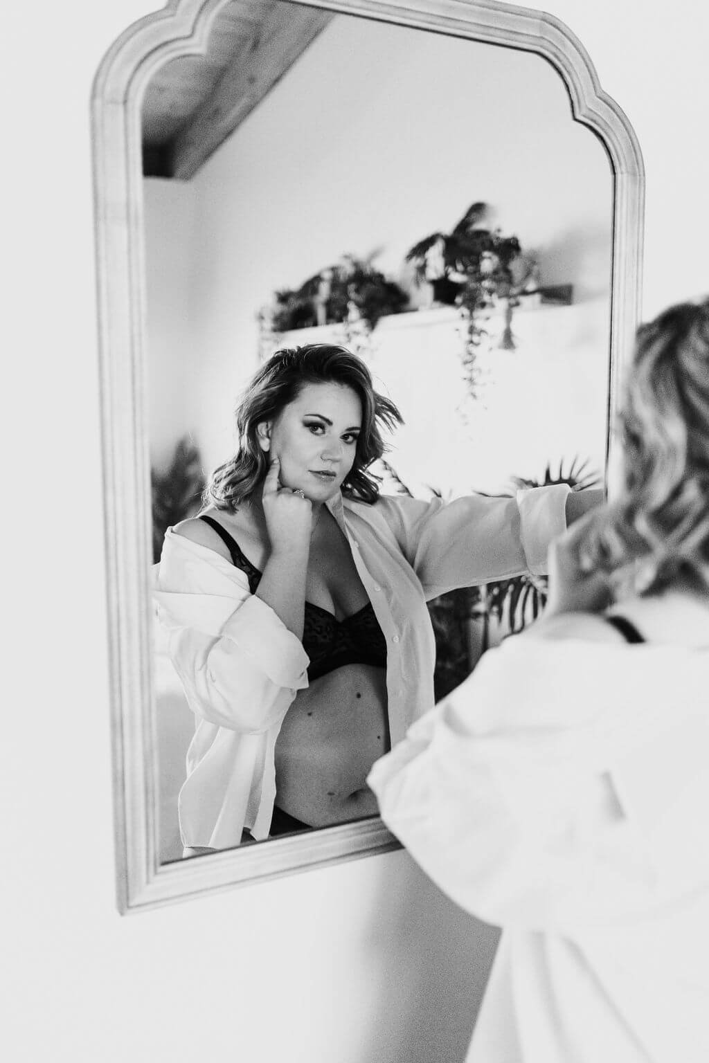  Woman mirror reflection black and white boudoir photoshoot 