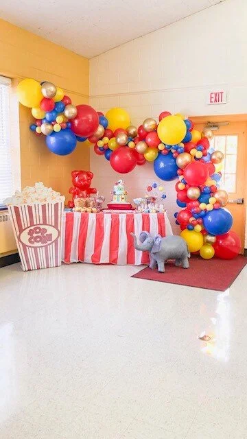 circus garland.jpg