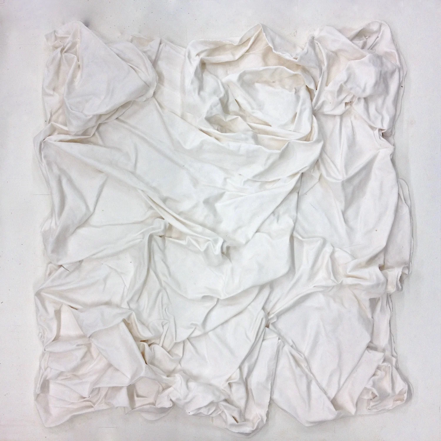 gabrielle-strong-contemporary-sculptural-ceramics-porcelain-bed-sheet.jpg