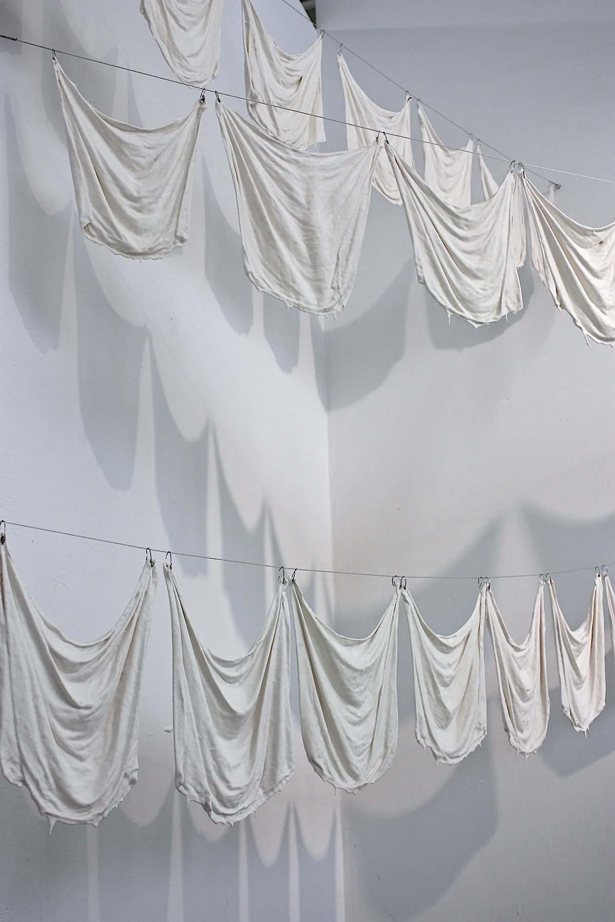 gabrielle-strong-contemporary-sculptural-ceramics-porcelain-rags-3.jpg