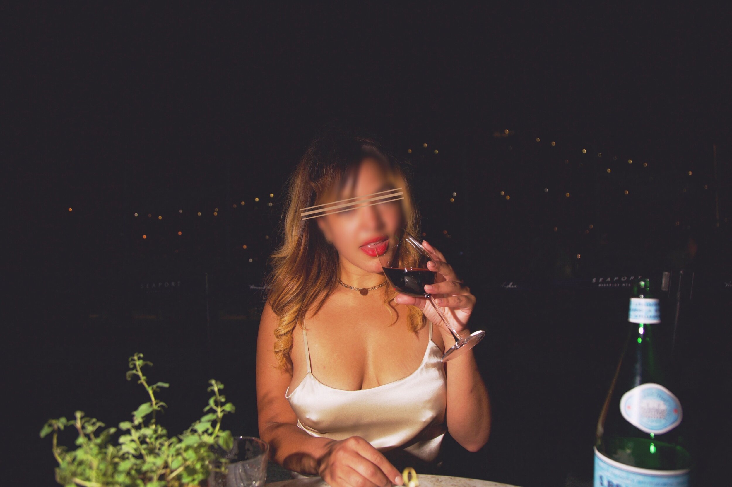  petite exotic beauty manhattan new york nyc companion consort date girl hot sexy ass girlfriend hire cute escort student college 