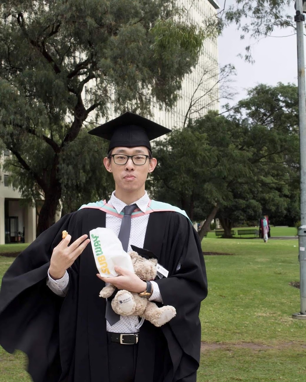 28/05 Long-awaited Ceremonial Graduation