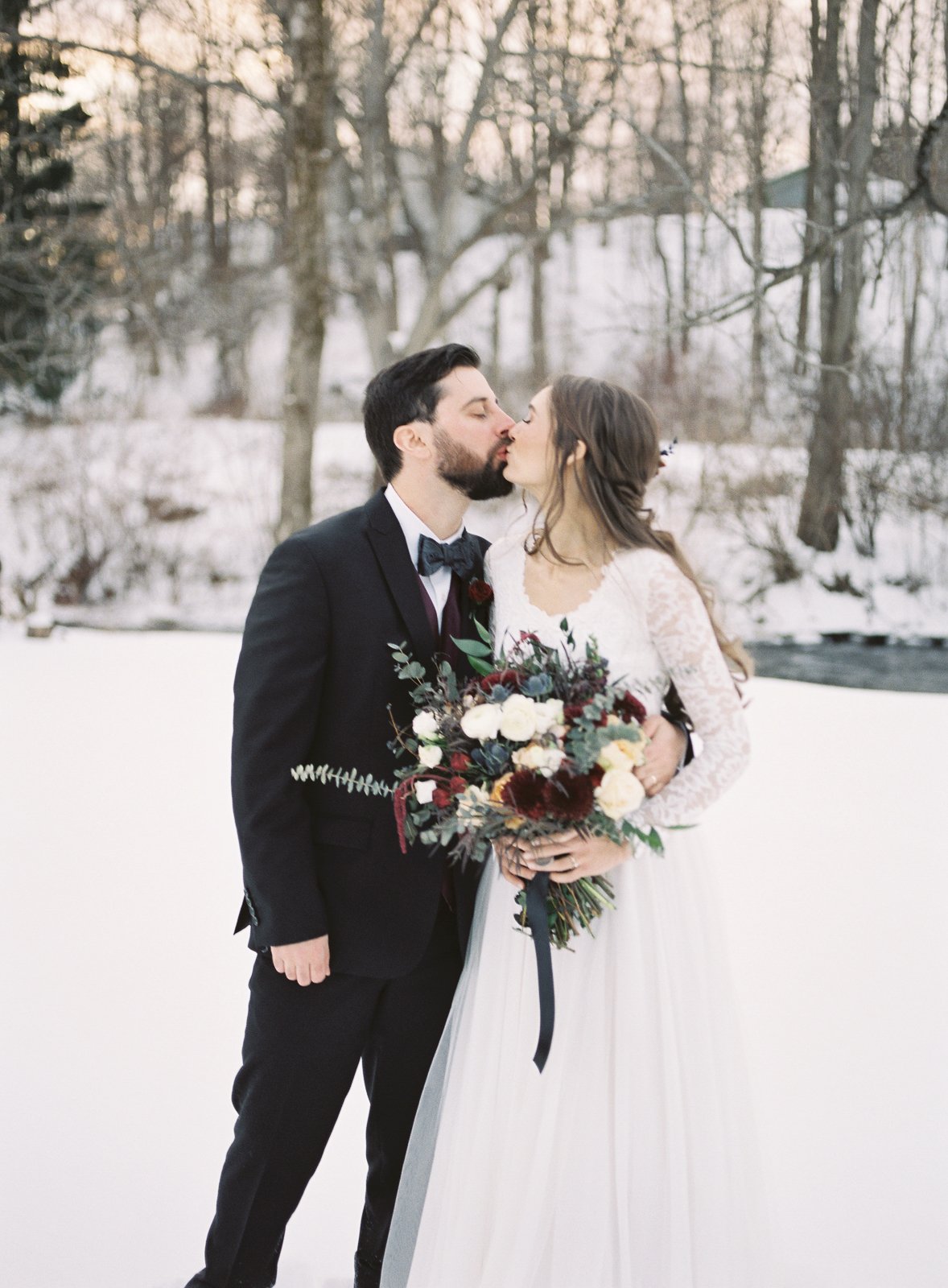 upstate-ny-winter-wedding-film-sinclair-skaneaeatles-40.jpg