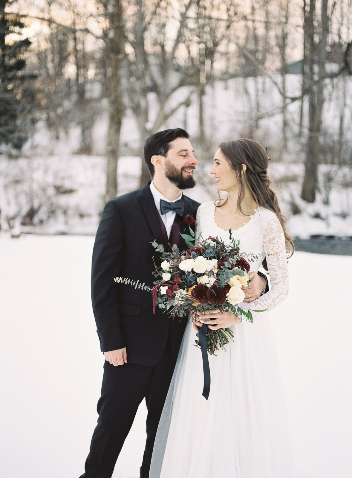 upstate-ny-winter-wedding-film-sinclair-skaneaeatles-39.jpg
