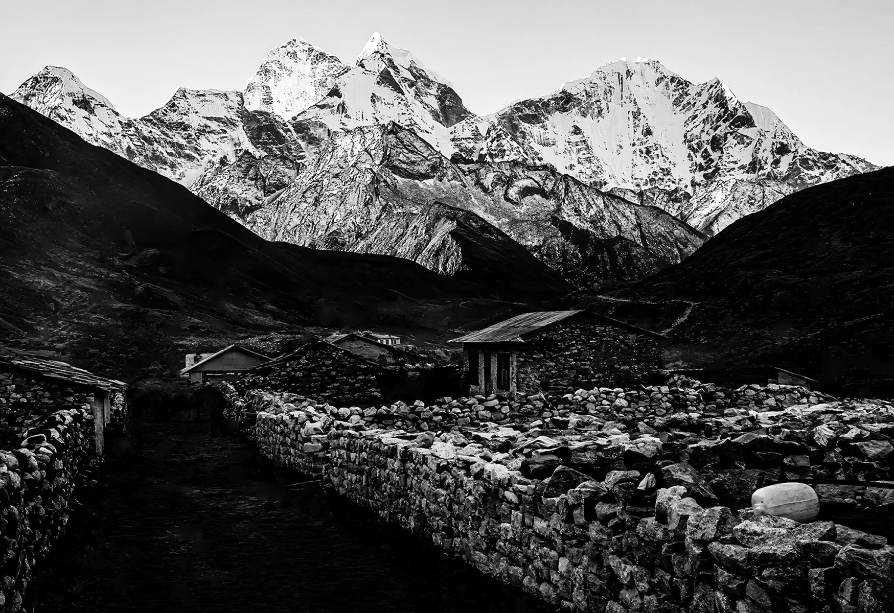 PRINT Highly Commended - 6---Mac-McMillan---The-road-to-Everest.jpg