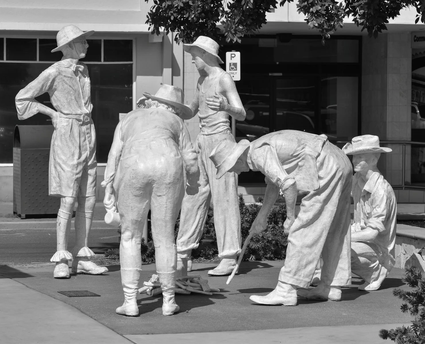 Commended - 5---David-Harries---Street-Statues-Longreach.jpg