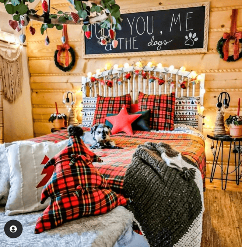 50+ Stunning Christmas Bedroom Decor Ideas You'll Love