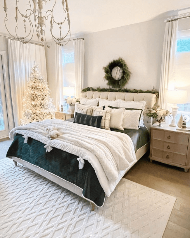 50+ Stunning Christmas Bedroom Decor Ideas You'll Love
