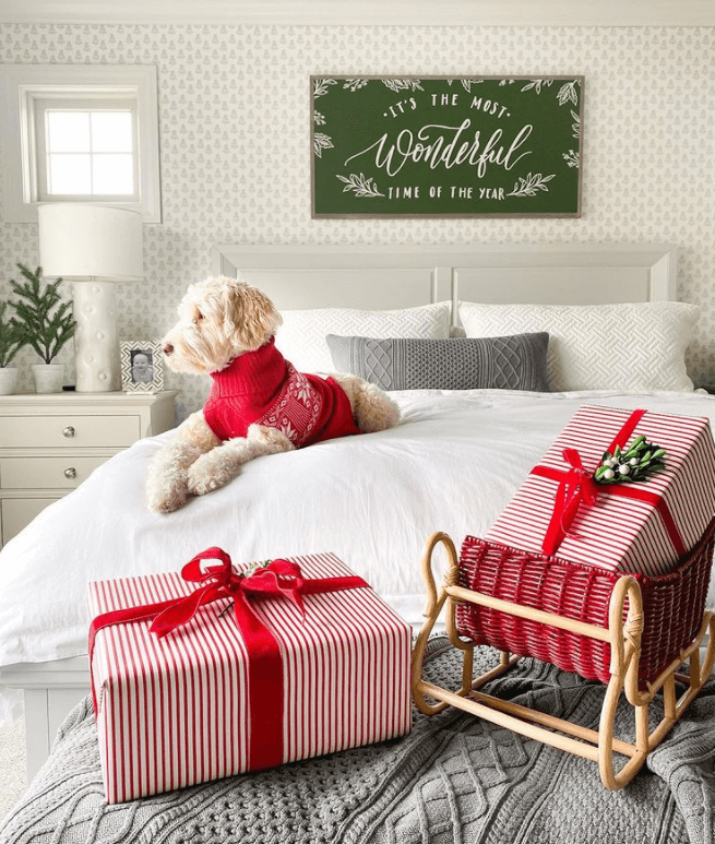 50+ Stunning Christmas Bedroom Decor Ideas You'll Love