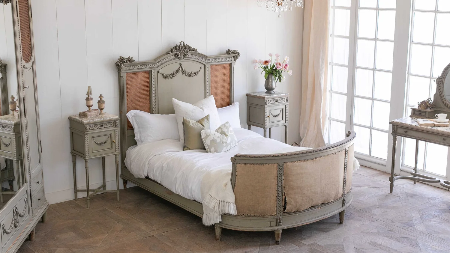 French Country Beds: The Best Places to Shop