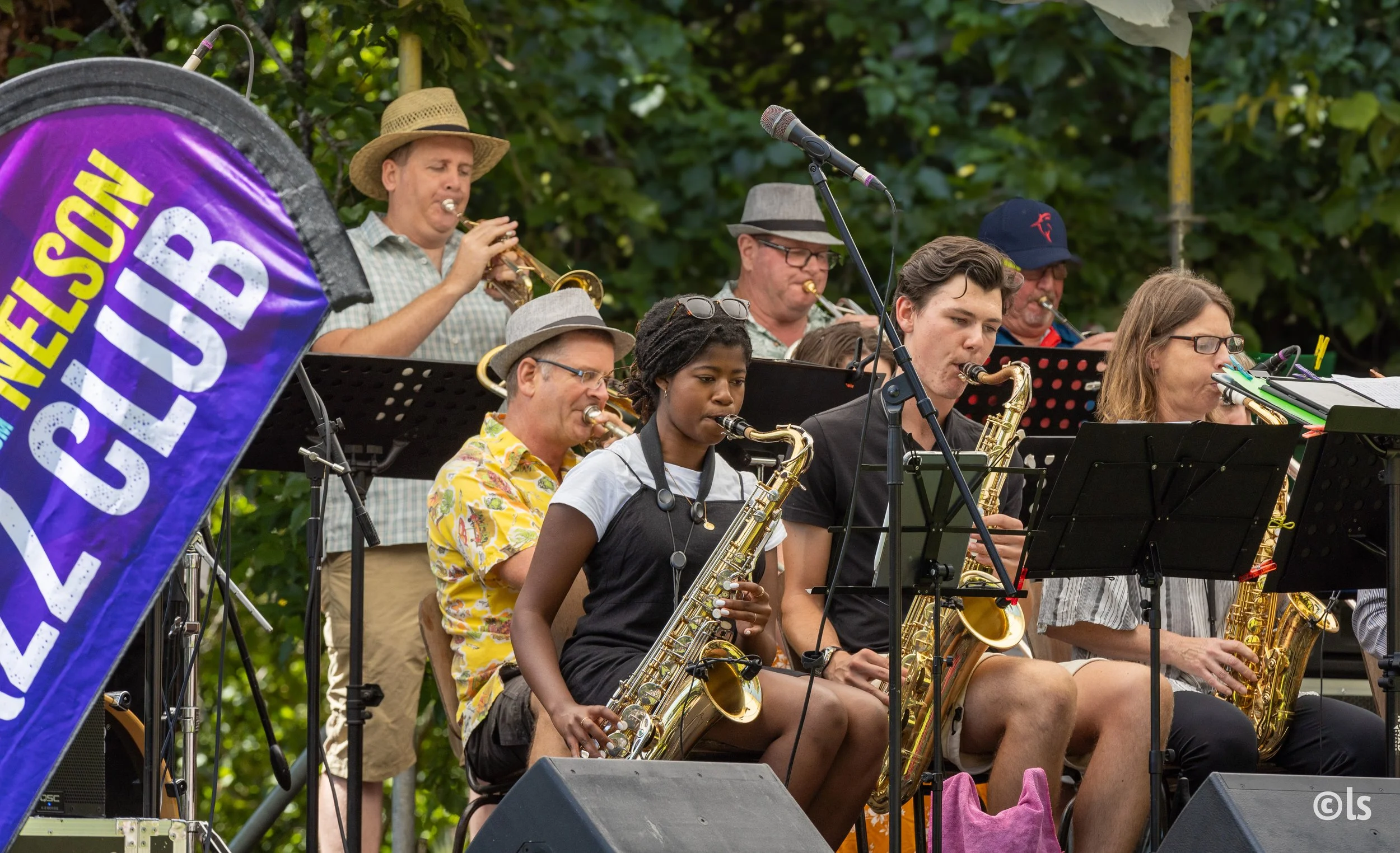 big band - LSphoto-JazzFest04.jpg