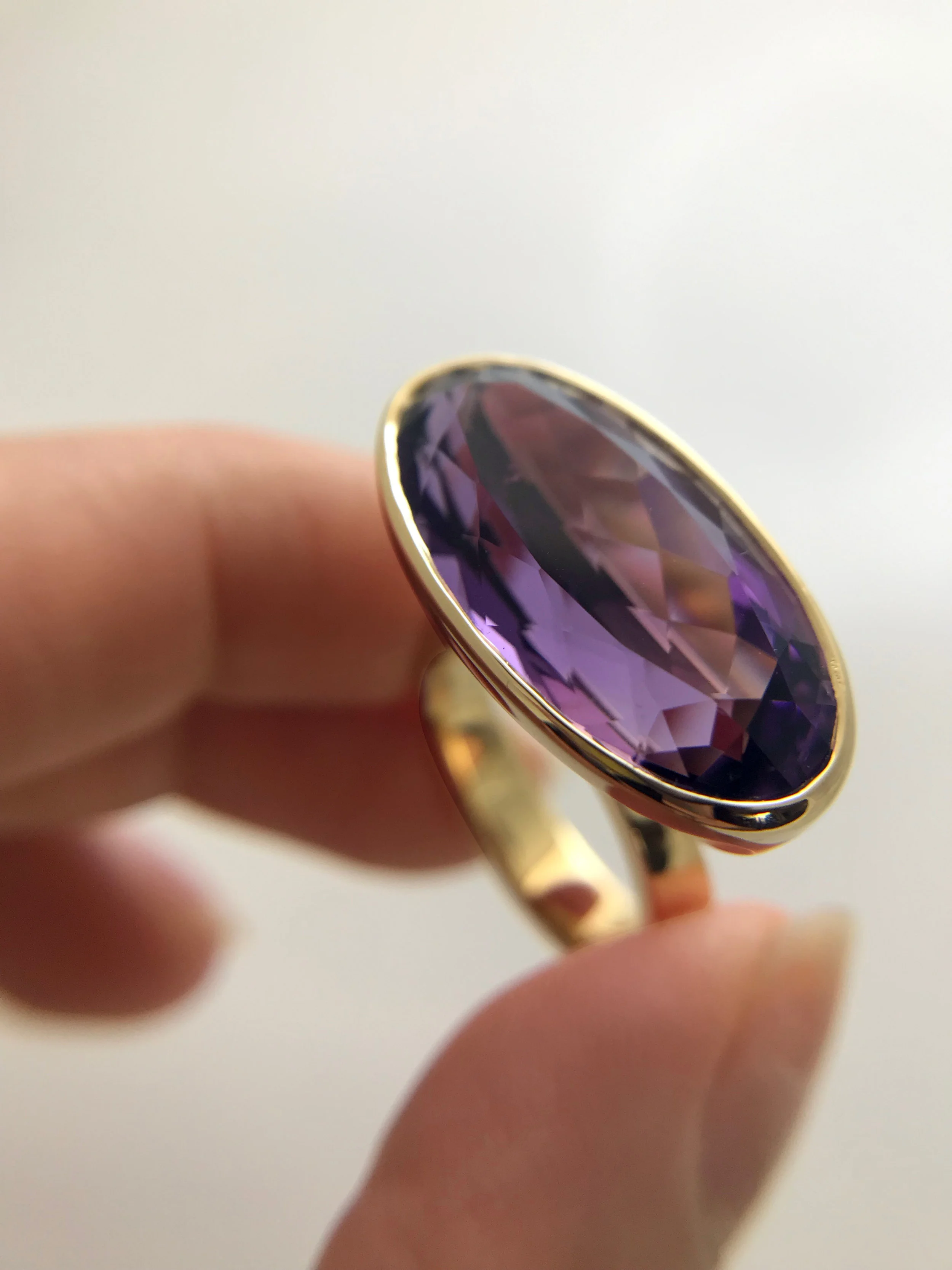 PENDULUM amethyst gemstone gold cocktail ring