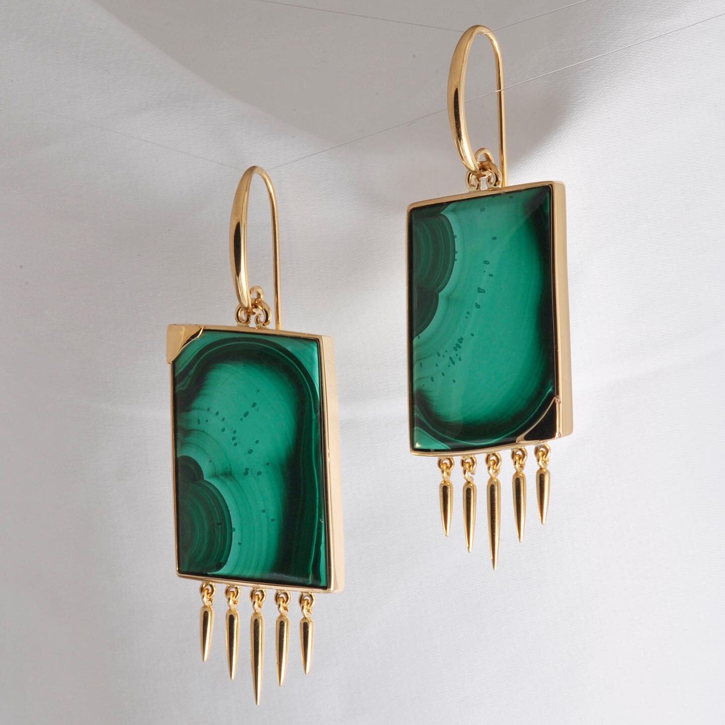 VERA

Malachite earrings handmade in 18ct yellow gold. One-of-a-kind and only at ROX.