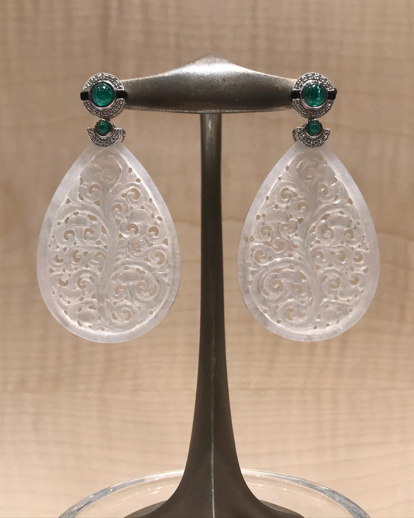 Ice Jade earrings❄️

These stunners are hand carved with pav&eacute; diamond, emerald and onyx tops.