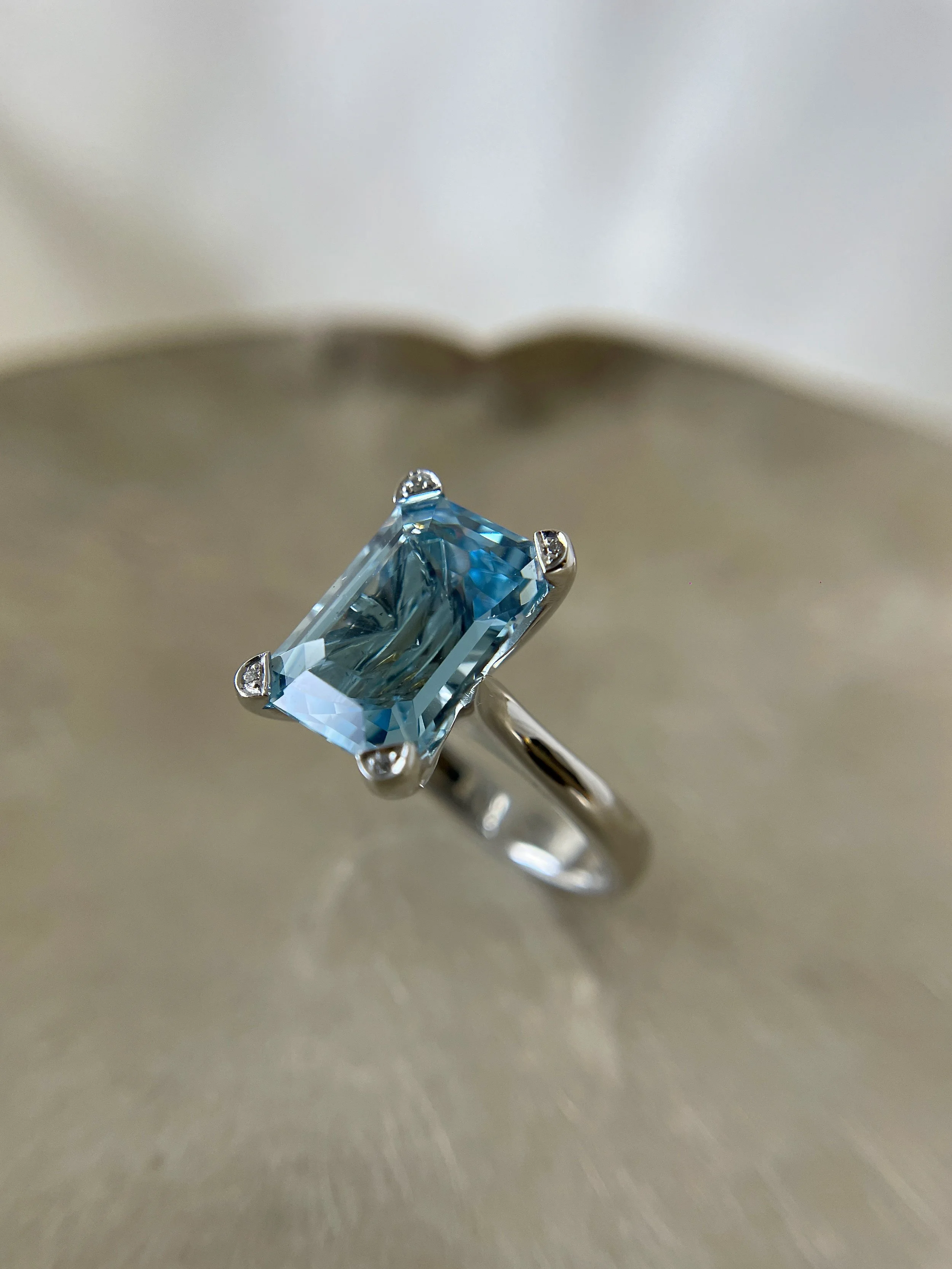 Aquamarine-ring-dia-claws.jpeg