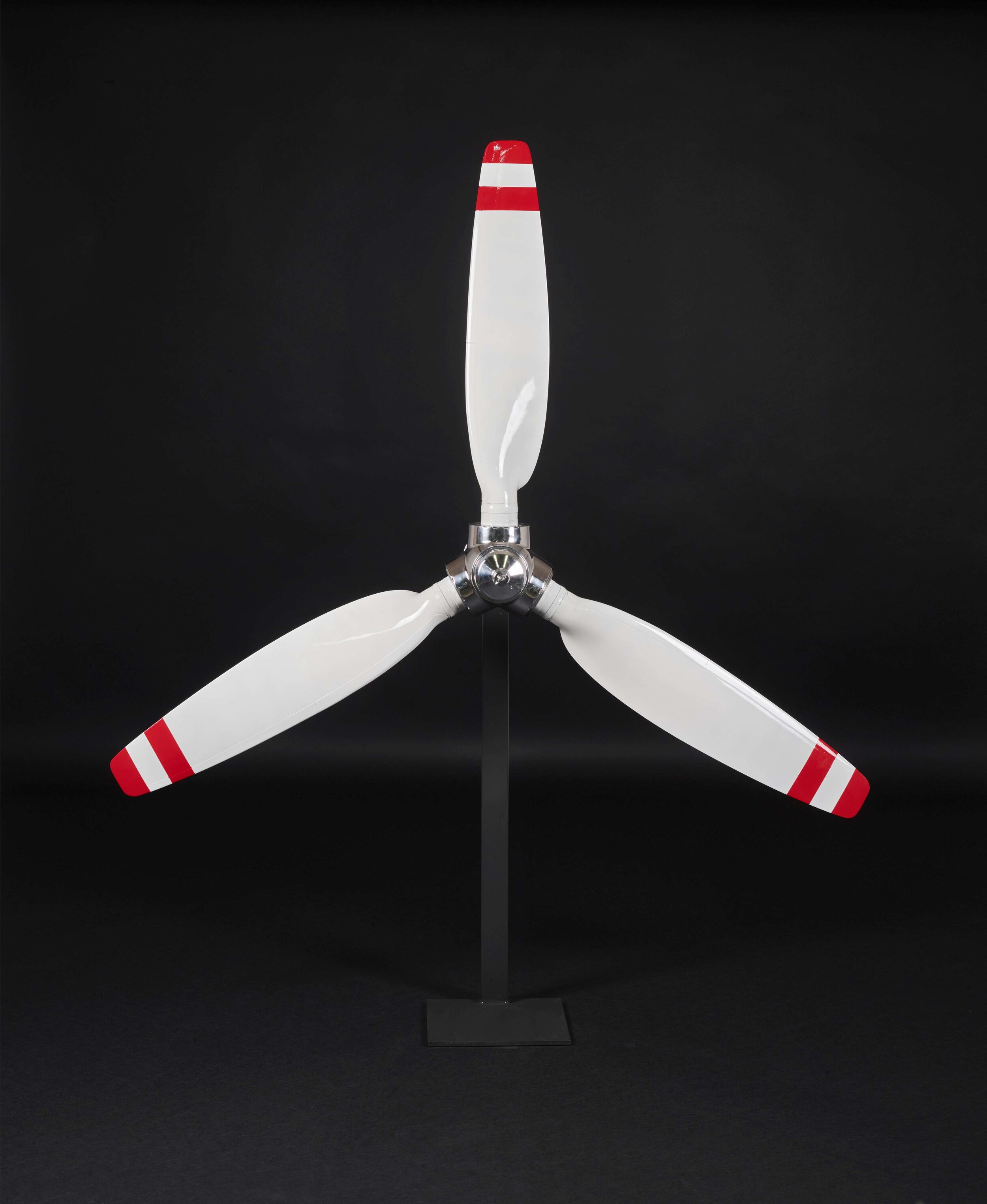 Tripale Hélice Avion Mc Cauley Cessna 414 poli miroir blanc rouge 190cm