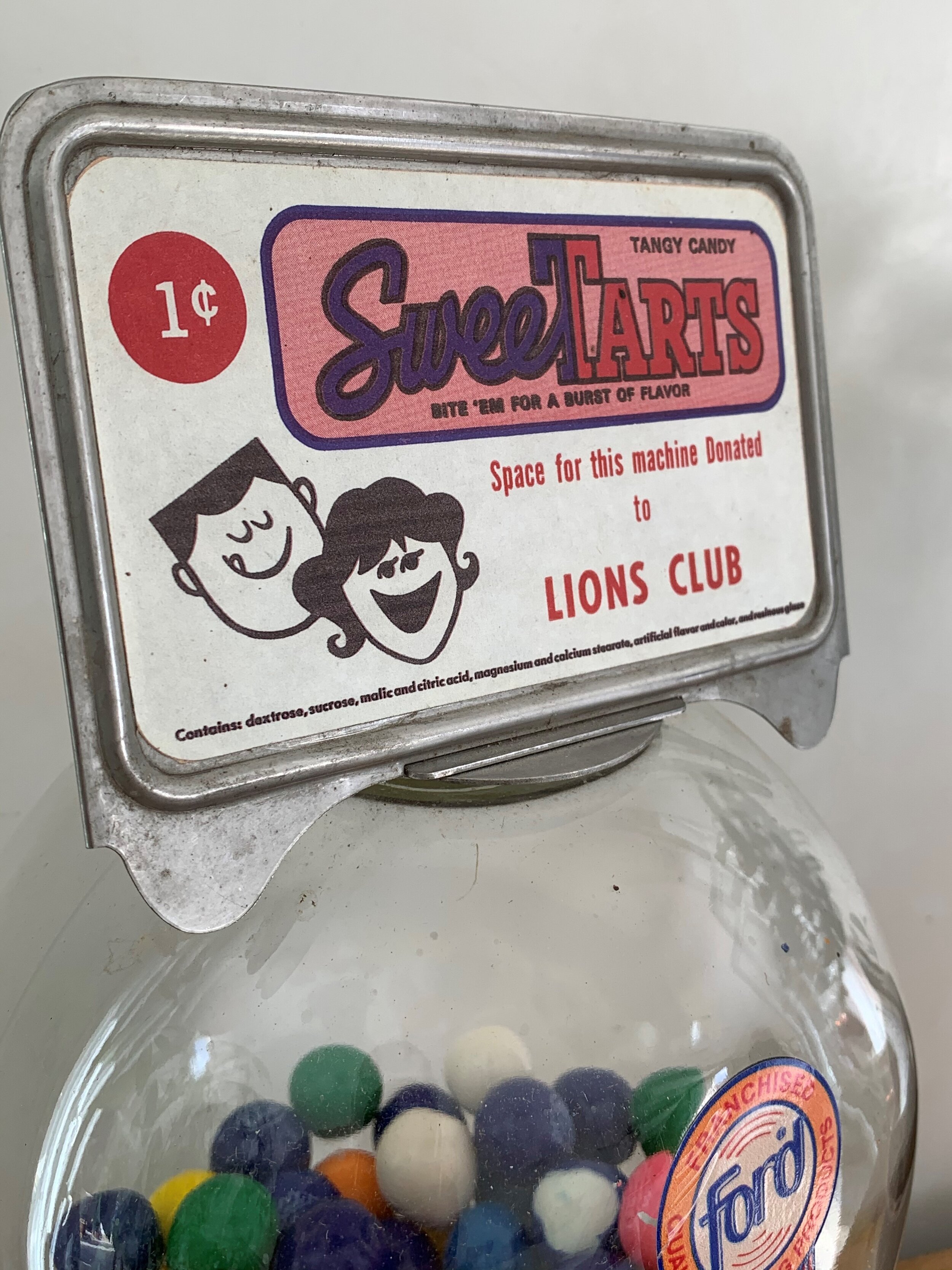 Distributeur à bonbon Ford Ball Gum 1950