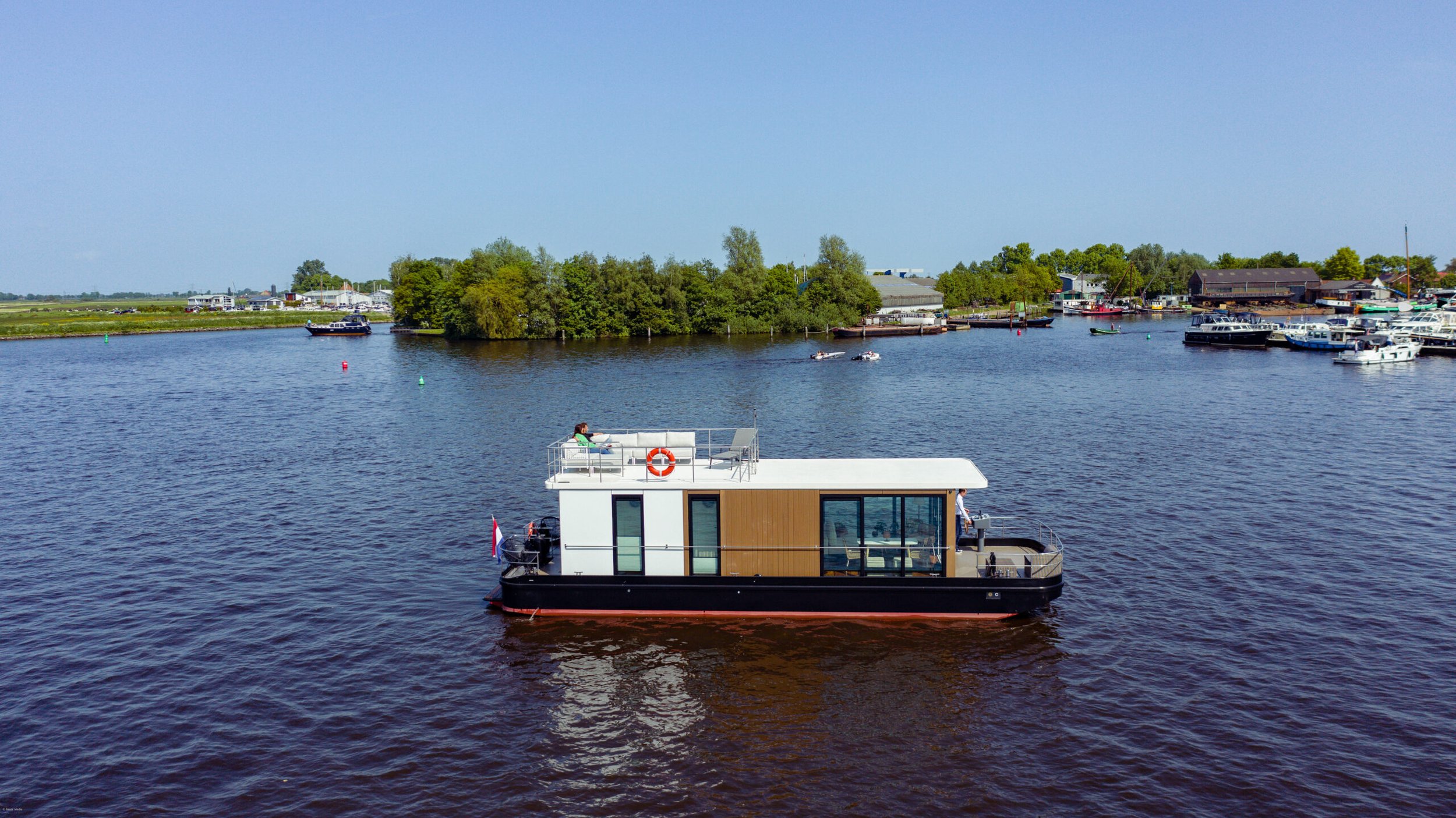 0281-LaMare-Houseboats-Rendr-Media-kopie-scaled.jpg