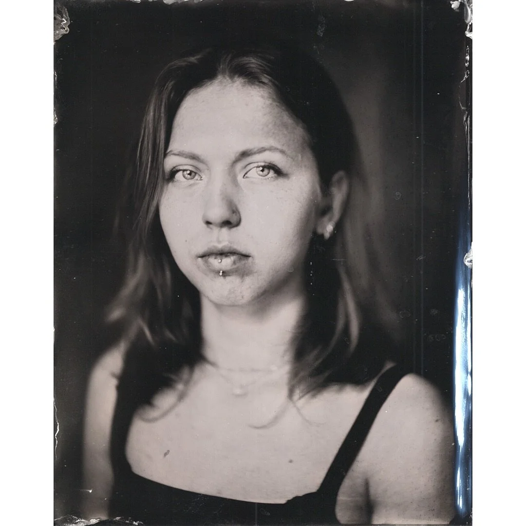 Potretti

#helsinki #finland #wetplate #wetplatecollodion #portrait #8x10 #analogphotography #portrait #portraiteuryscop #largeformat #voigtlander #420mm #largeformat @chamonixviewcamera #tintype #ferrotype #m&auml;rk&auml;levy #m&auml;rk&auml;levyko