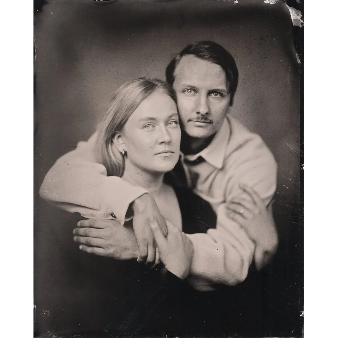 Potretti

#helsinki #finland #wetplate #wetplatecollodion #portrait #8x10 #analogphotography #portrait #portraiteuryscop #largeformat #voigtlander #420mm #largeformat @chamonixviewcamera #tintype #ferrotype #m&auml;rk&auml;levy #m&auml;rk&auml;levyko