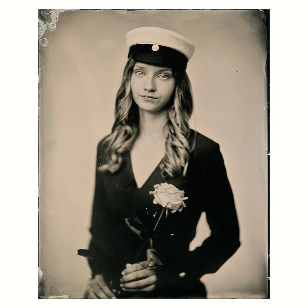 Potretti

#helsinki #finland #wetplate #wetplatecollodion #portrait #8x10 #analogphotography #portrait #portraiteuryscop #largeformat #voigtlander #420mm #largeformat @chamonixviewcamera #tintype #ferrotype #m&auml;rk&auml;levy #m&auml;rk&auml;levyko