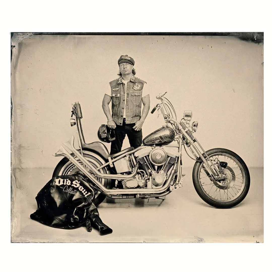 Potretti

#helsinki #finland #wetplate #wetplatecollodion #portrait #8x10 #analogphotography #portrait  #largeformat #300mm #schneider @chamonixviewcamera #ambrotype #m&auml;rk&auml;levy #m&auml;rk&auml;levykollodium #markorantanen @markorantanen #at