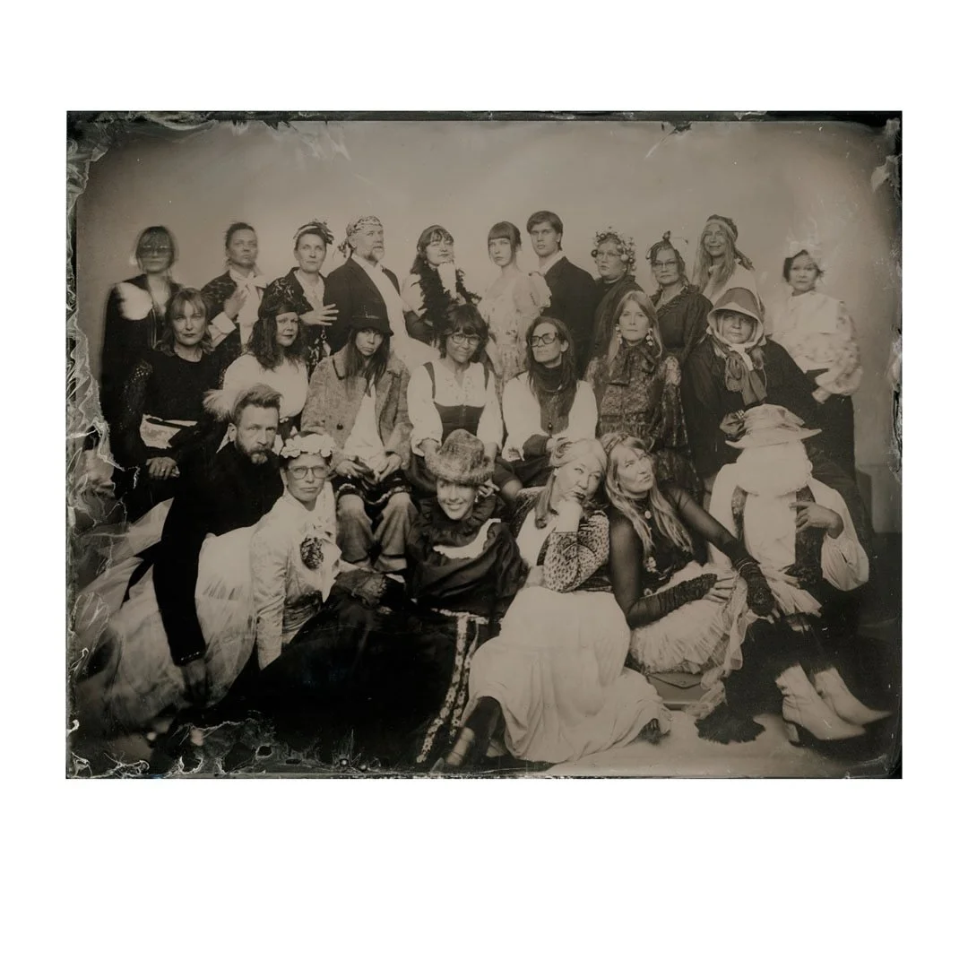 @savio.mari luki teinin&auml; Humisevan Harjun ja &rdquo;pari vuotta my&ouml;hemmin&rdquo; siit&auml; tulee elokuva&hellip; niin luonnollisesti pukeudut teoksen ajan tyyliin yst&auml;viesi kanssa, varaat yksityisn&auml;yt&ouml;ksen @kinokonepaja ja o