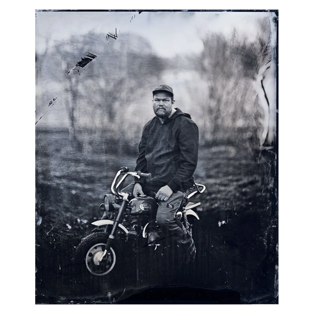 20x24&rdquo; Man &amp; Monkey

The wet collodion process requires blue and UV light. A 20-second exposure during (orange) sunset wasn&rsquo;t enough and image turned out of slightly underexposed.
The collodion I used was also more suited for landscap