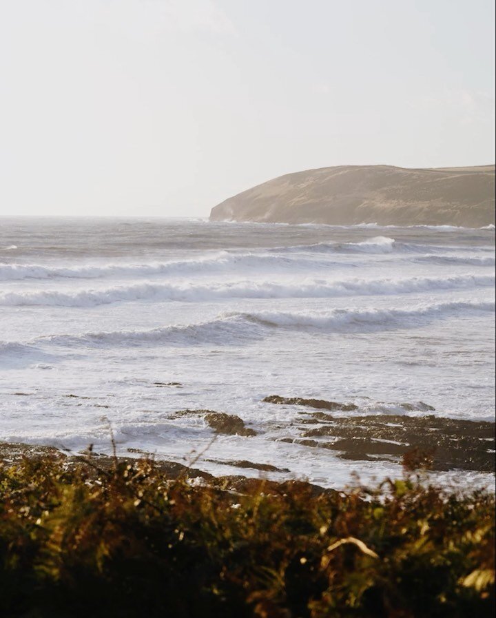 A stunning sunset in Croyde, bit of a windy one but still magical capturing Charlotte and Tyler&rsquo;s wedding! Lovely to work with you @stephytphotography #croyde #weddingfilm #wedding #weddingvideographer #weddingvideography #cinematicwedding #isa