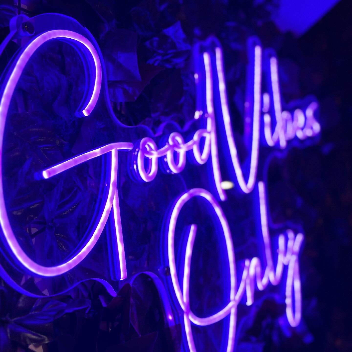 Back in December we hit pause on our Pizza & Prosecco parties ๐- but only because we wanted to make them even better!
From booking, to the event flow (and everything in between), we’ve been working behind the scenes to bring you a **NEW